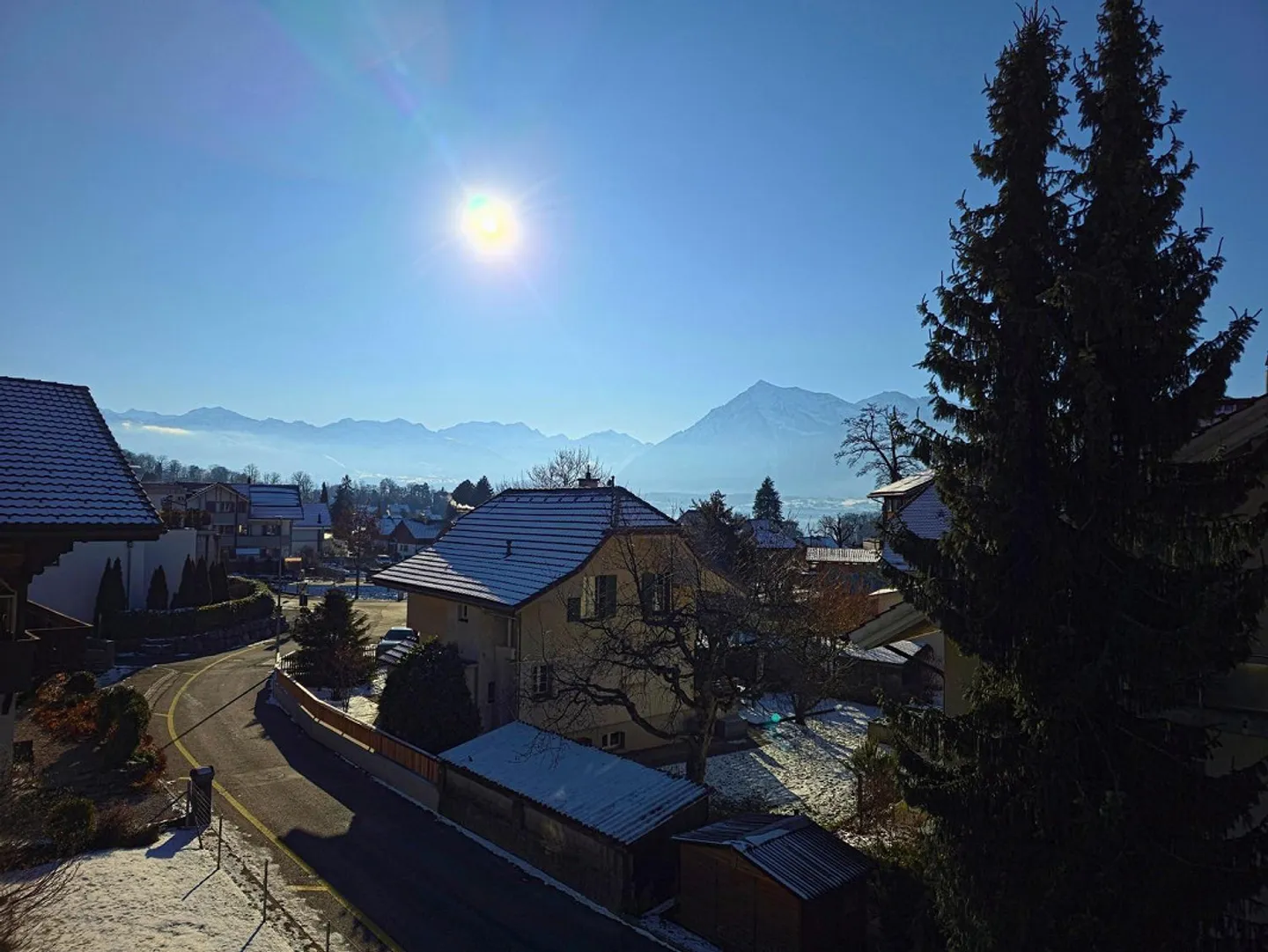 Appartement 4½ pièces ensoleillé et rénové à Hünibach ! - Photo 8 sur 13