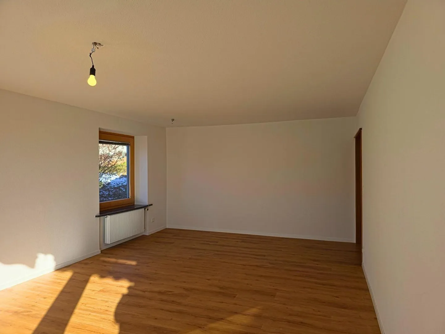 Appartement 4½ pièces ensoleillé et rénové à Hünibach ! - Photo 9 sur 13