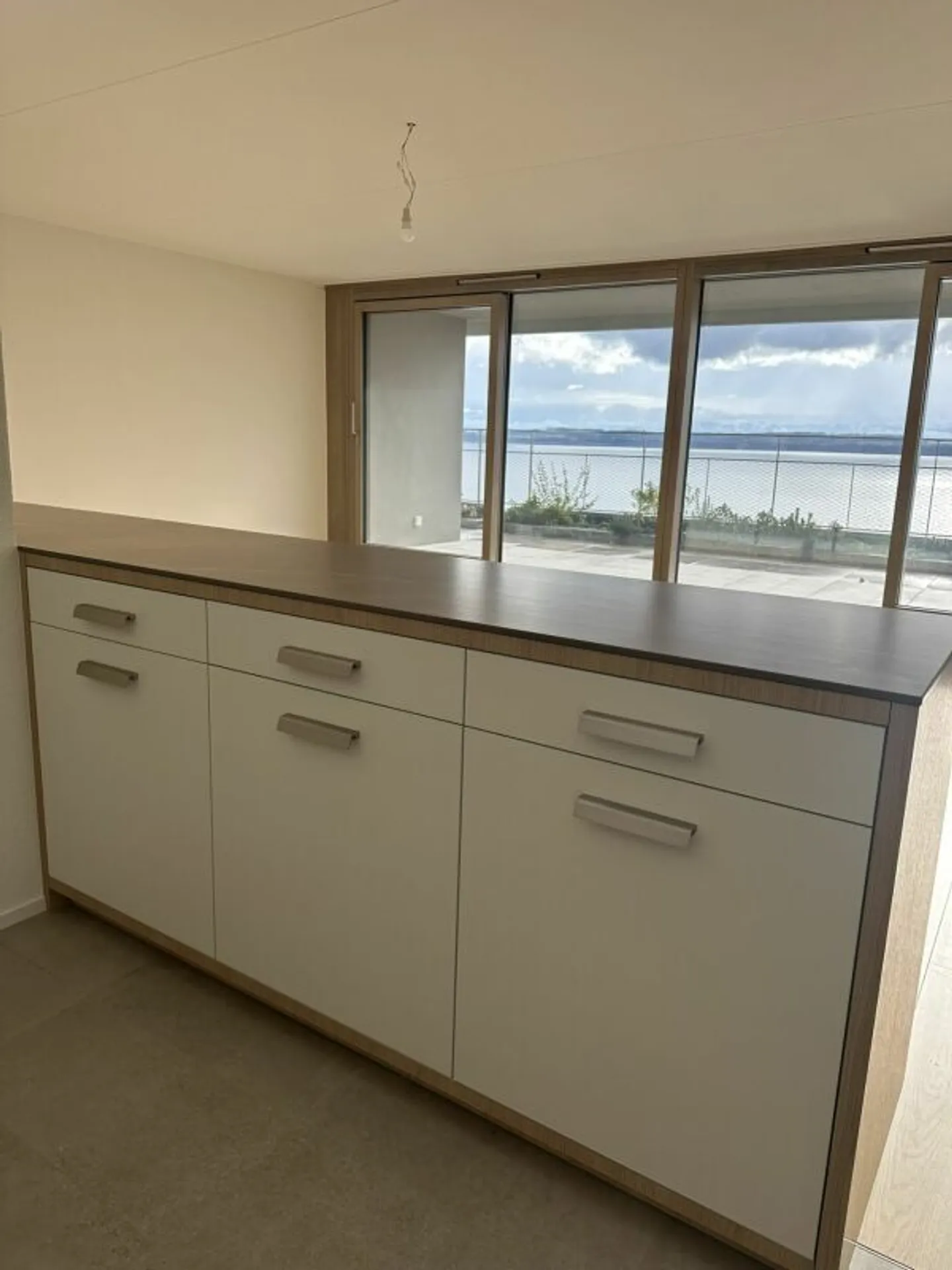 Appartement de 5.5 pièces entièrement rénové - Photo 4 sur 13