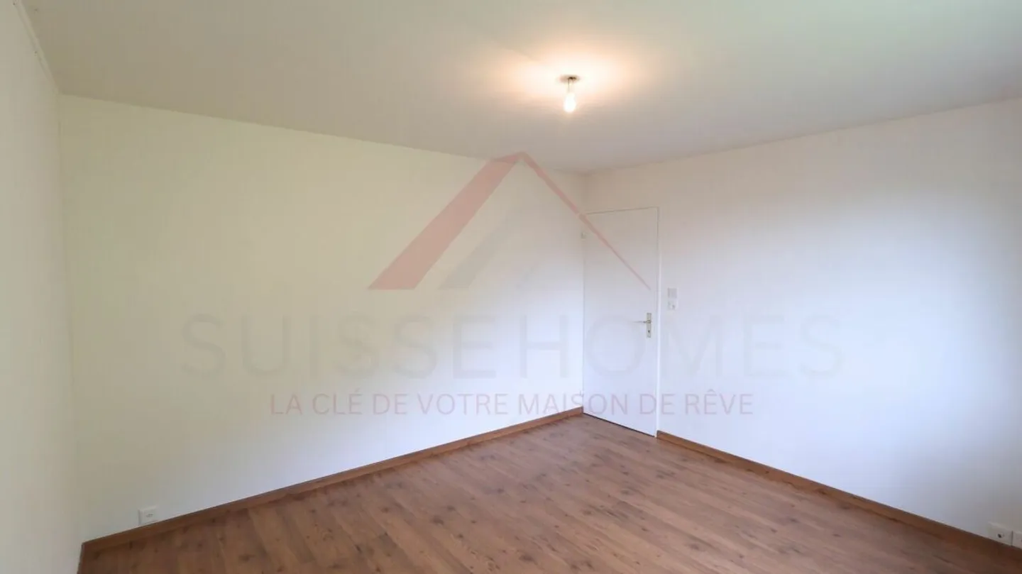Saint-Imier: Appartamento ristrutturato e luminoso di 3,5 locali con vista libera - Foto 6 di 9