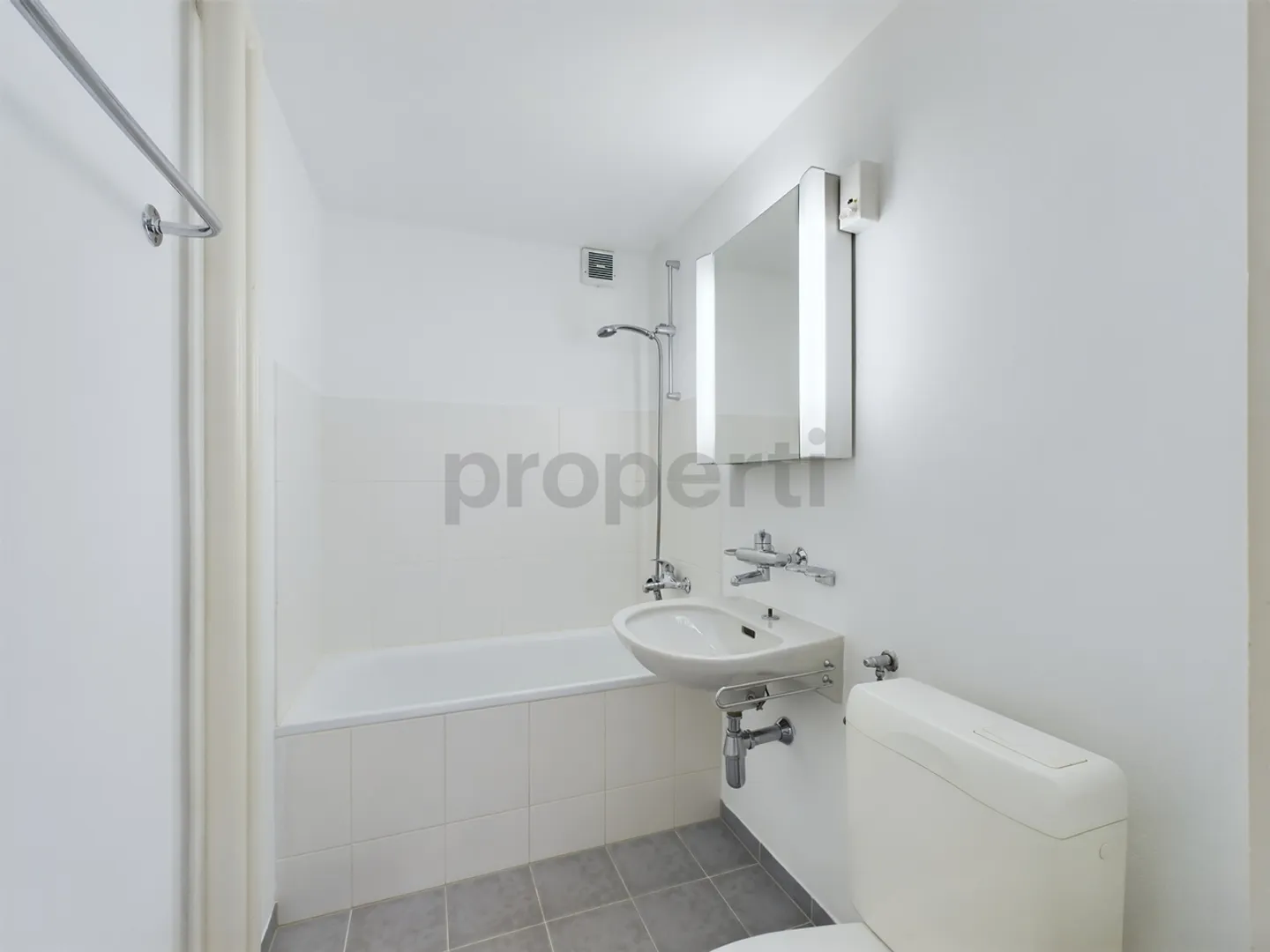 Sunny 2.5-room apartment with idyll in Luchsingen - Photo 6 of 8