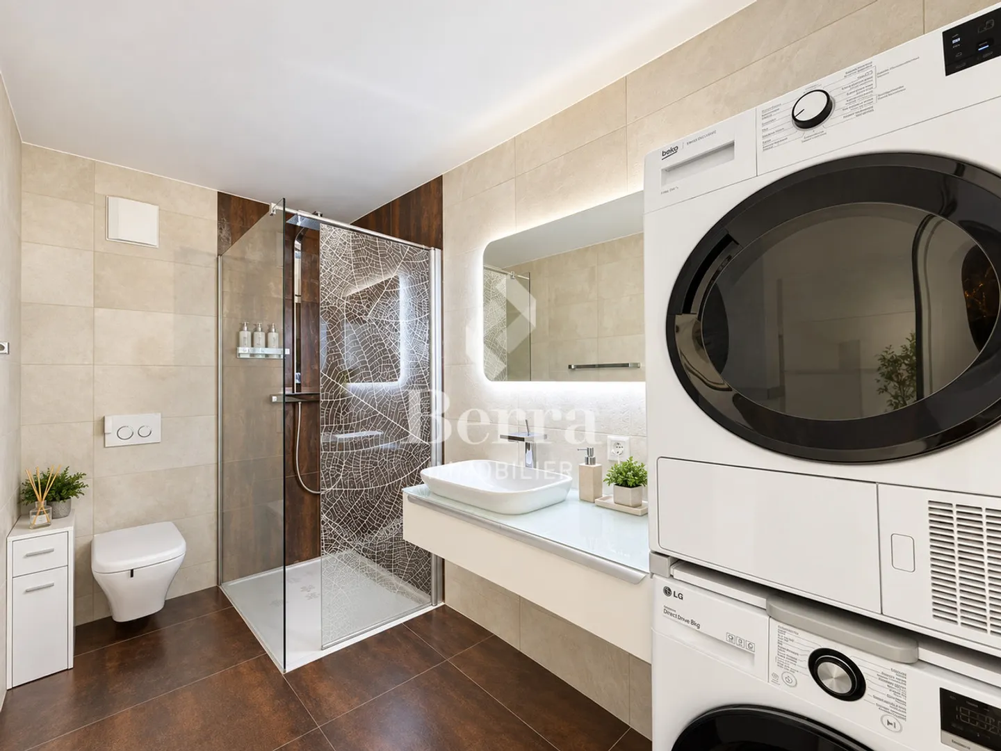 Luxury Attique with Panoramic Views - Photo 3 of 17