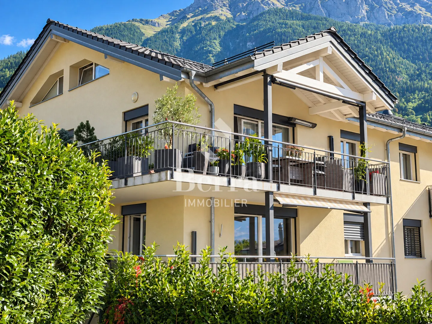 Luxury Attique with Panoramic Views - Photo 5 of 17