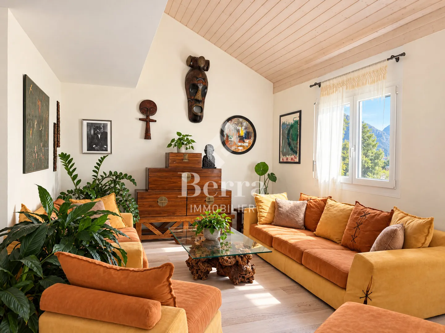 Luxury Attique with Panoramic Views - Photo 8 of 17