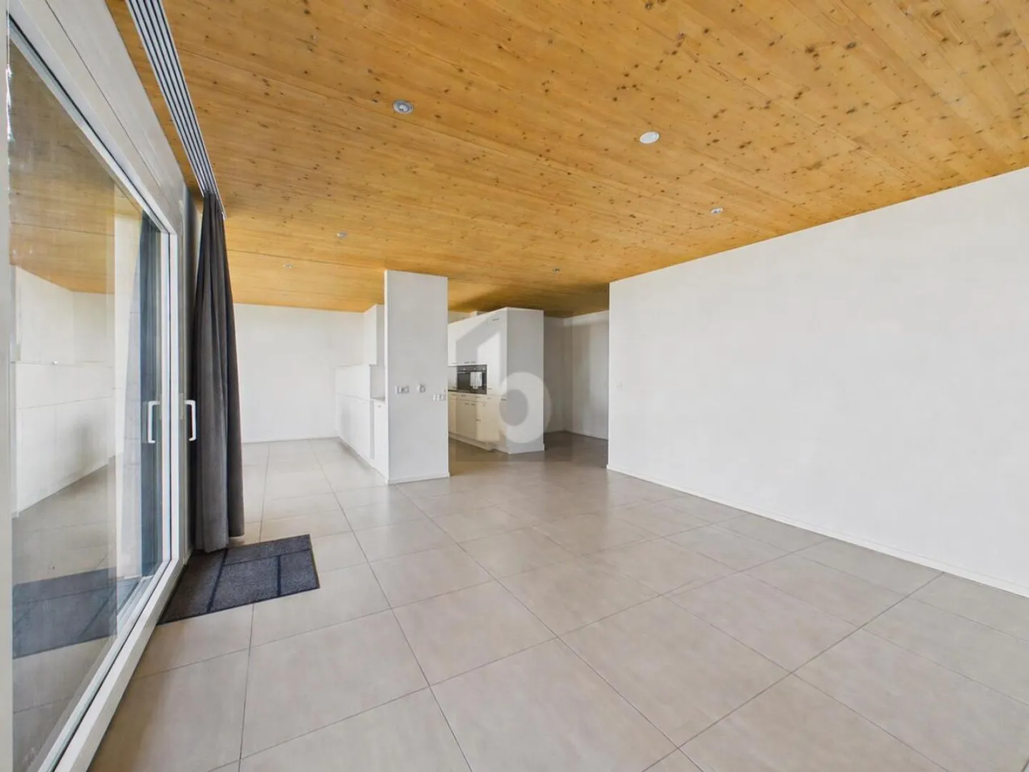 Modernes Apartment mit Seesicht - Foto 2 von 6