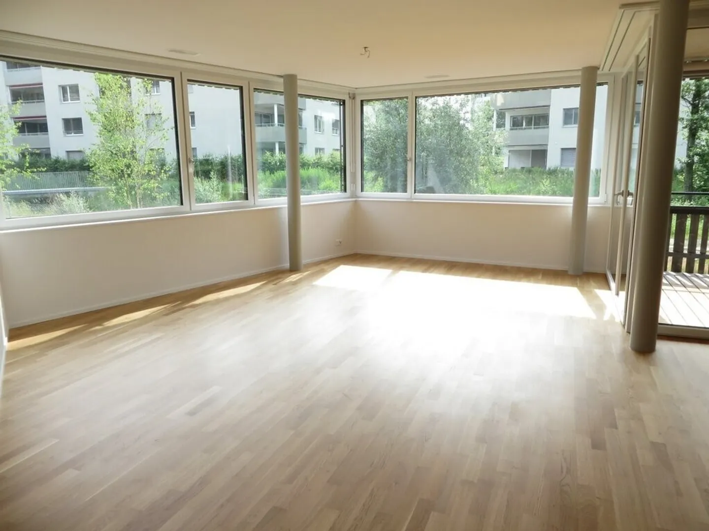 Vivere moderno con loggia - Foto 3 di 8