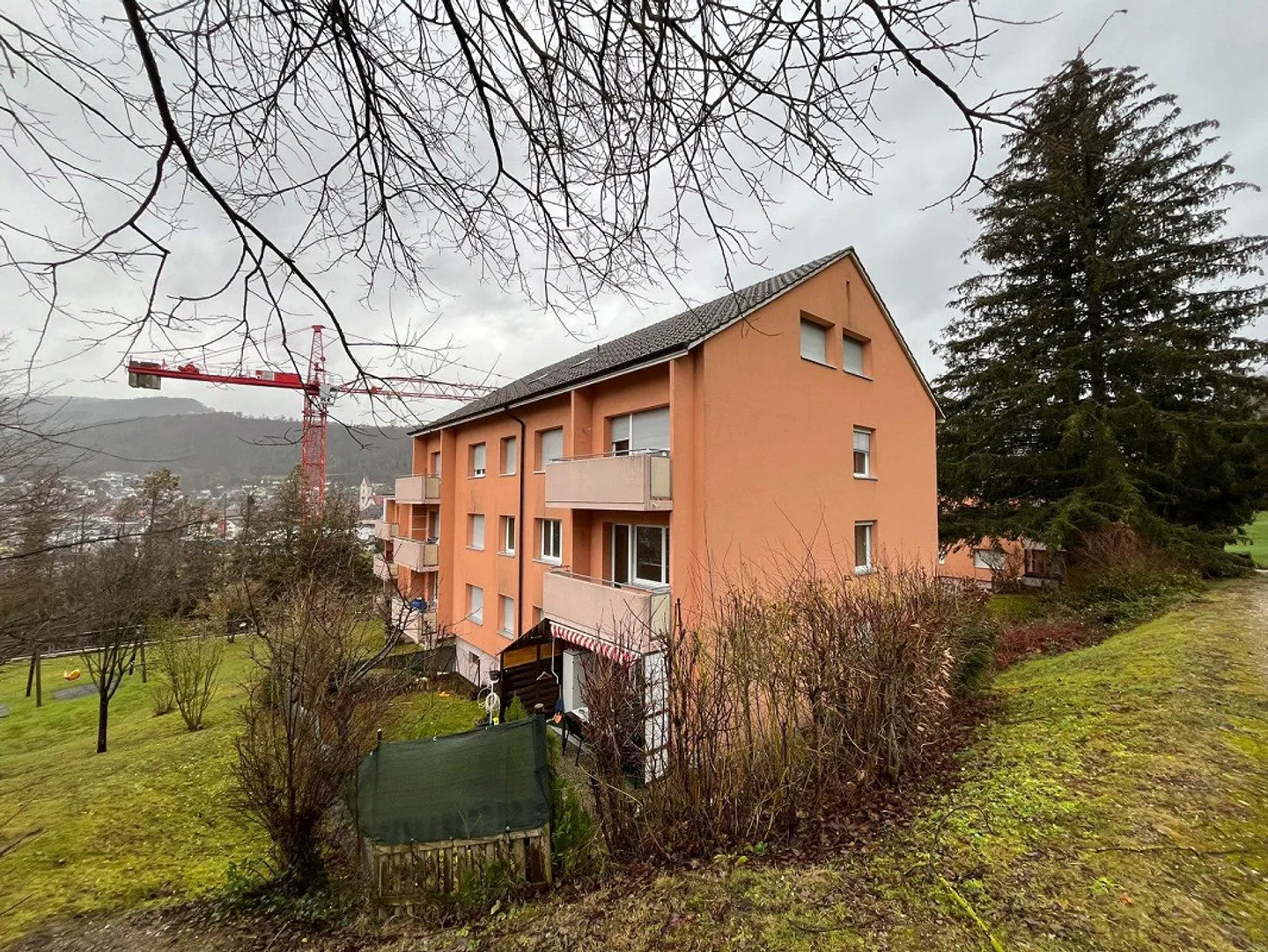 Appartamento mansardato di 2,5 stanze con vista a Balsthal - Foto 1 di 5