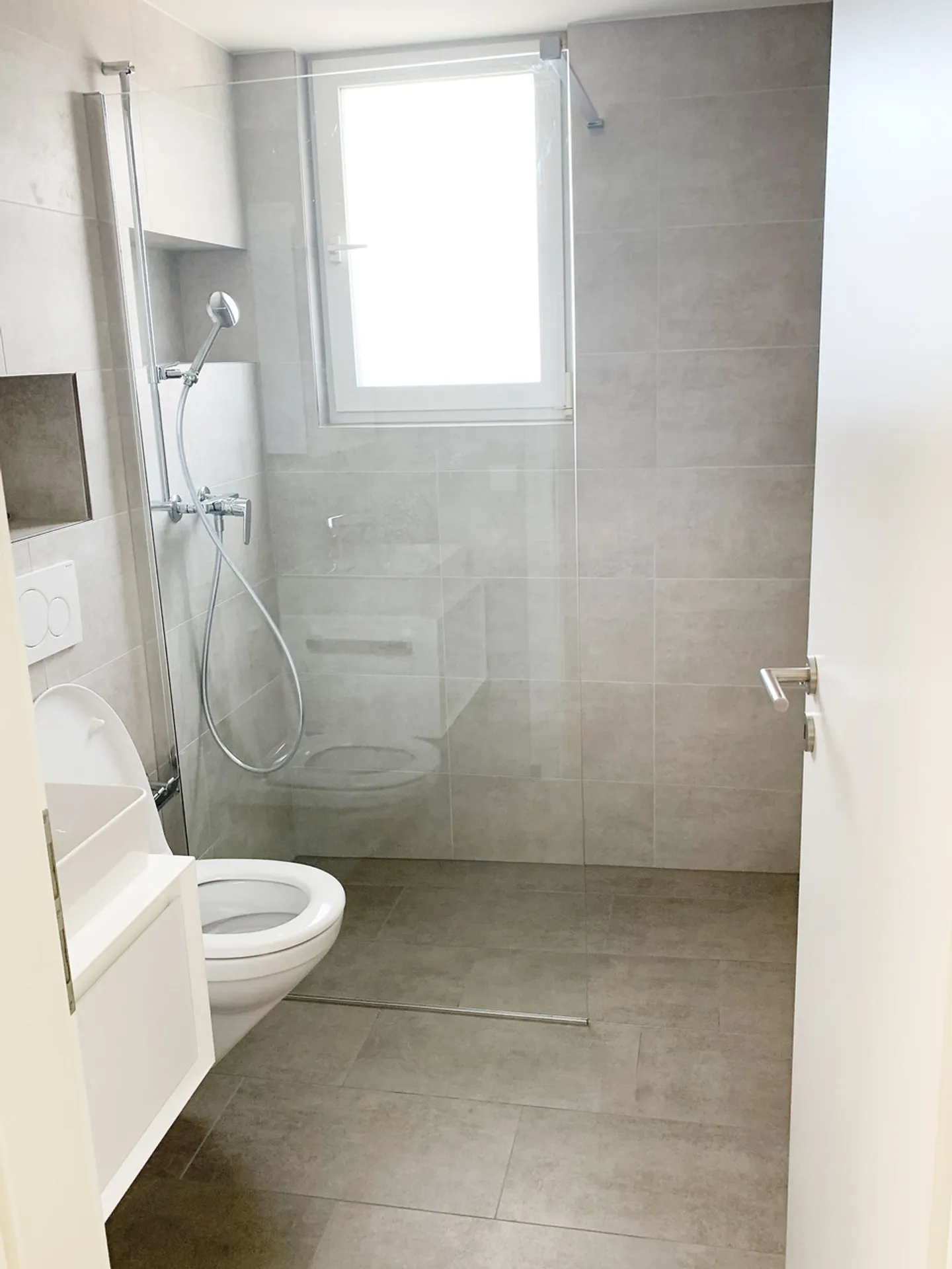 Cozy 2.5-Room Apartment - Photo 4 of 6