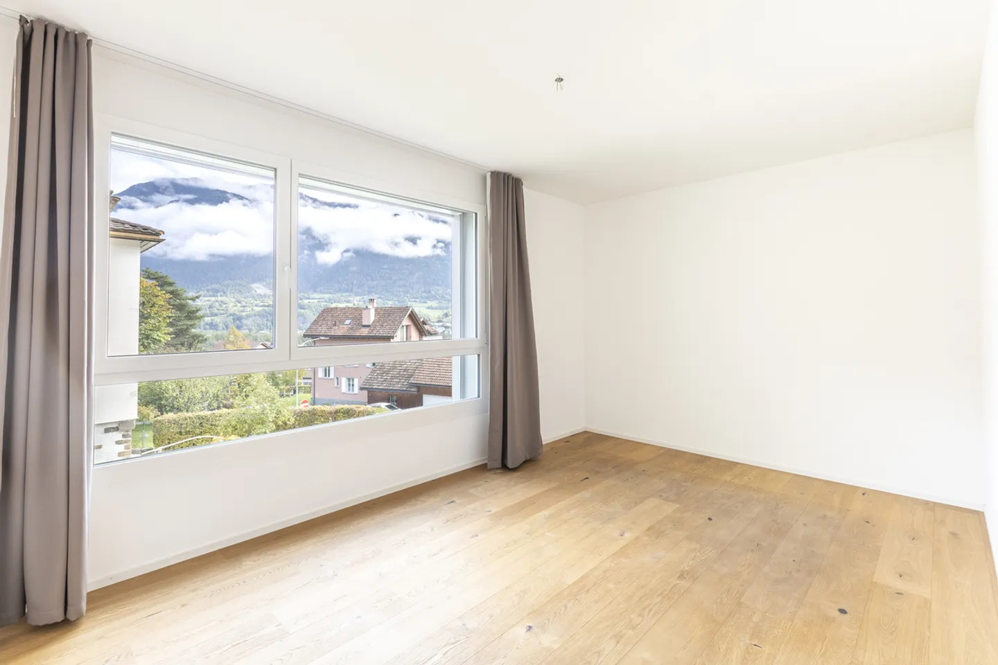 Light, Comfort and Location - Your New Home - Photo 5 of 9