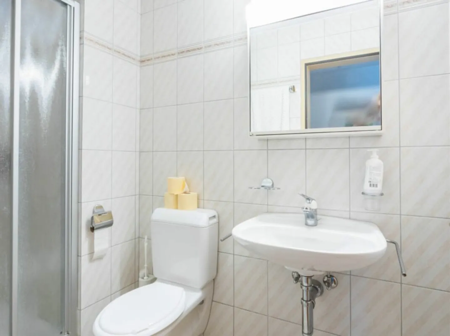 Appartamento con giardino in una casa multifamiliare adatta ai bambini - Foto 11 di 14