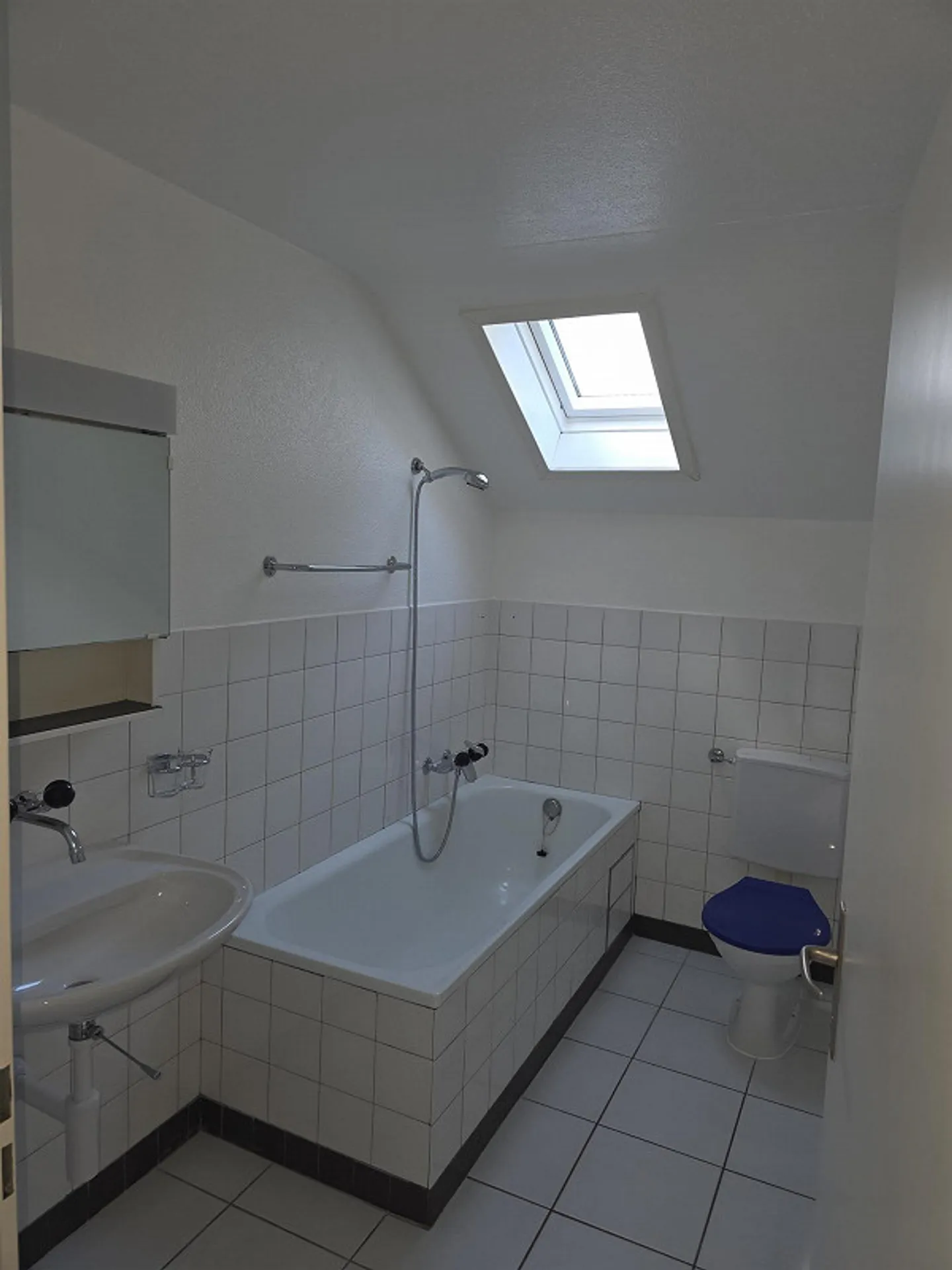 Appartamento mansardato di 2,5 stanze con vista a Balsthal - Foto 3 di 5