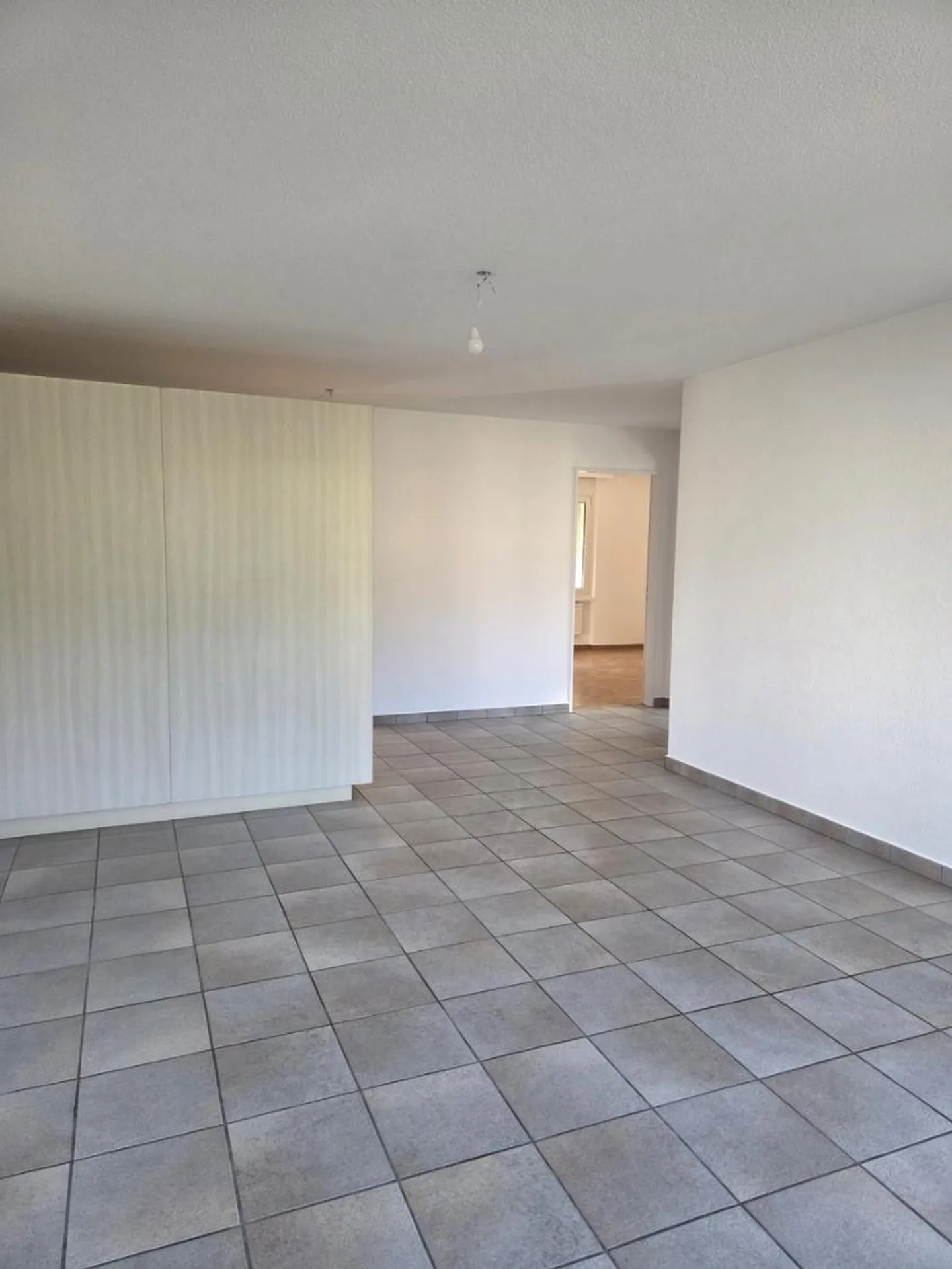 Geräumige 4,5 Zimmer Wohnung - Foto 3 von 8