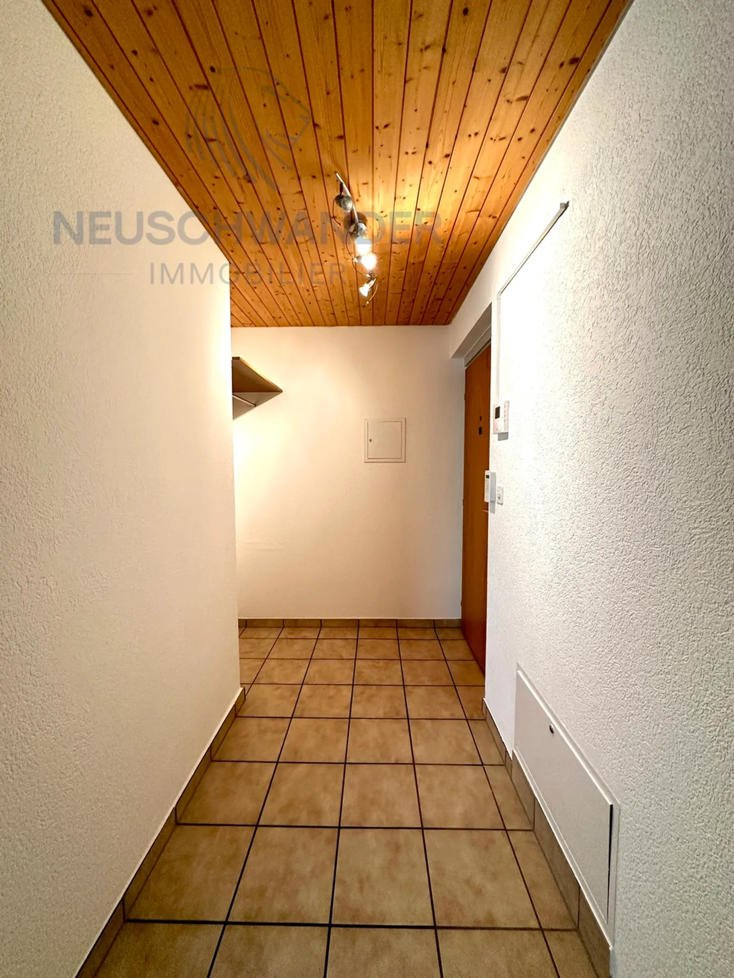 Appartamento in vendita - Foto 5 di 9