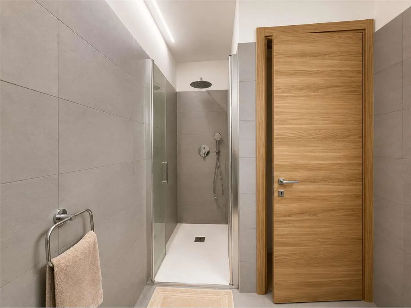 Appartamento moderno con balcone - Foto 7 di 7