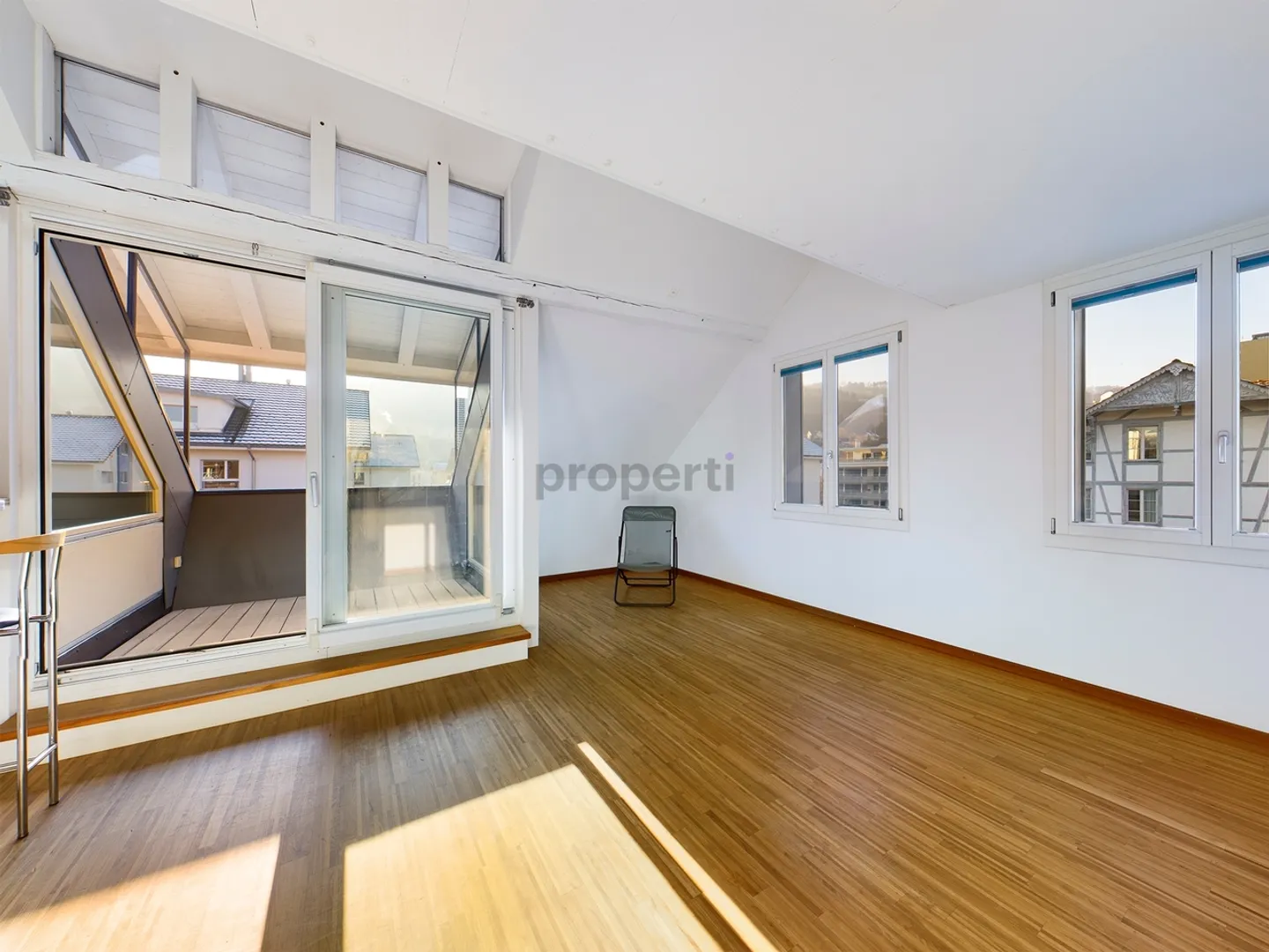 Cozy maisonette apartment with 4 rooms in Belp, Canton BE - Photo 2 of 11