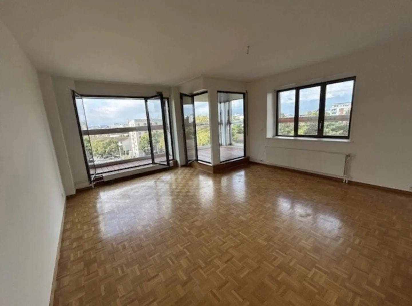 Beautiful 4-room apartment recently renovated - Photo 1 of 8