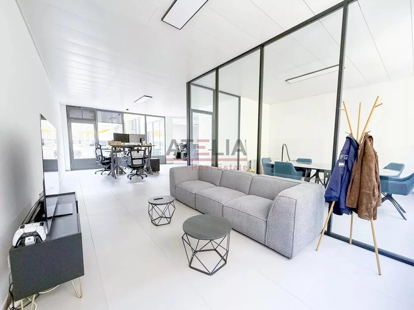 Office space for rent - Photo 2 of 4
