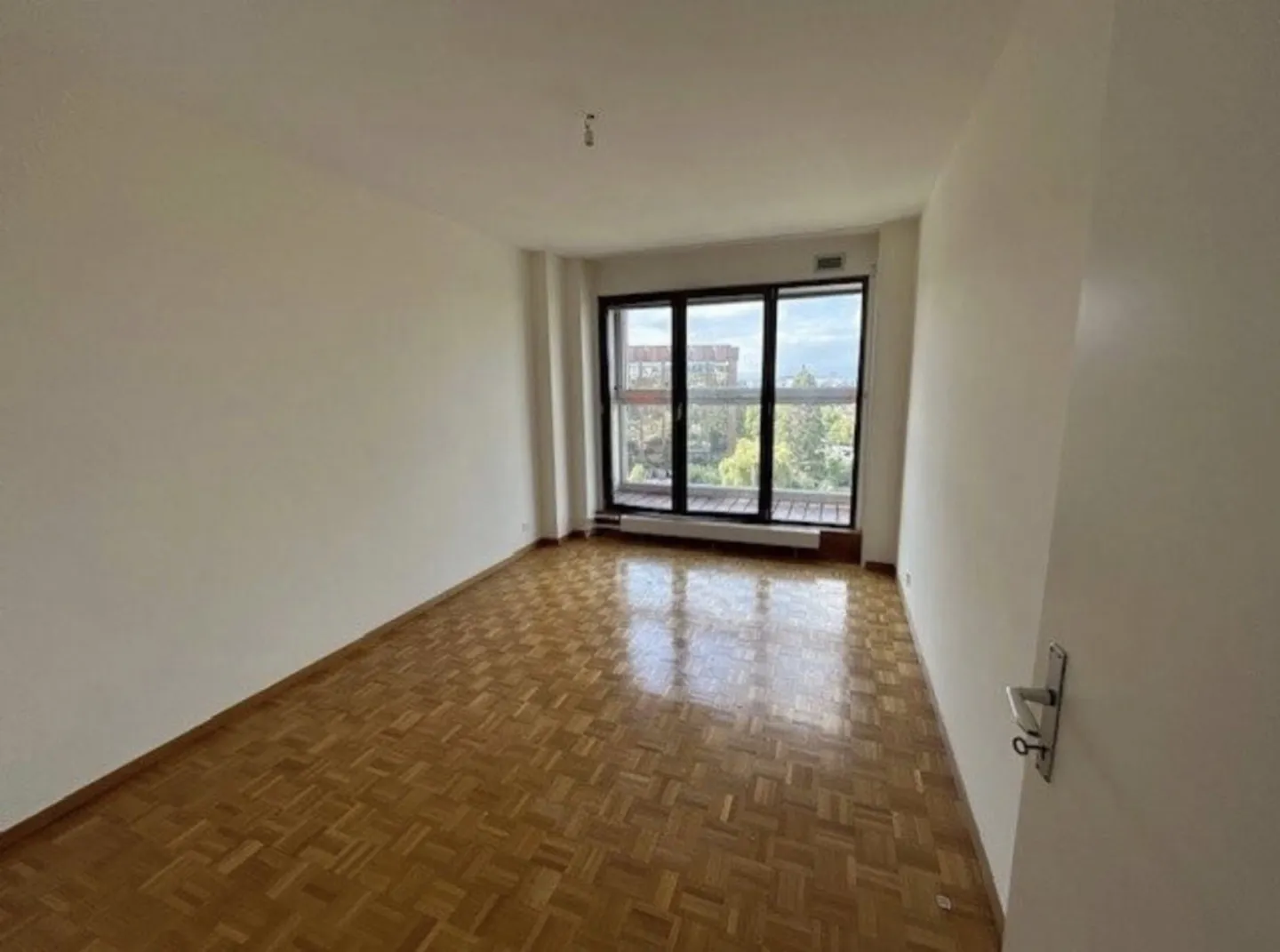 Beautiful 4-room apartment recently renovated - Photo 5 of 8