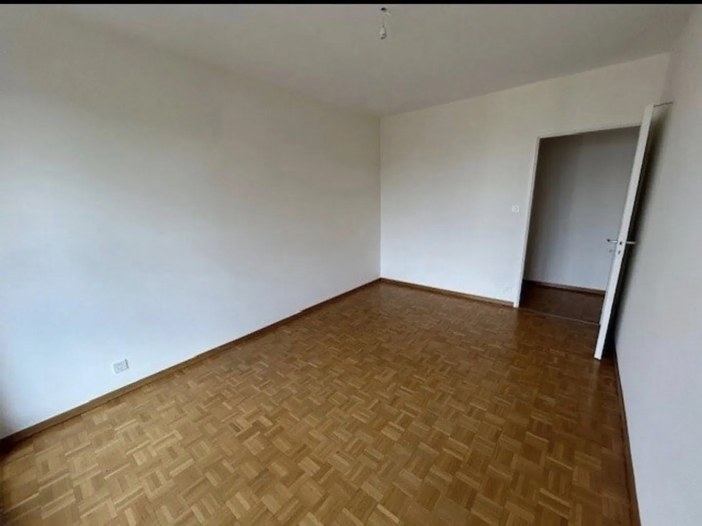 Beautiful 4-room apartment recently renovated - Photo 7 of 8