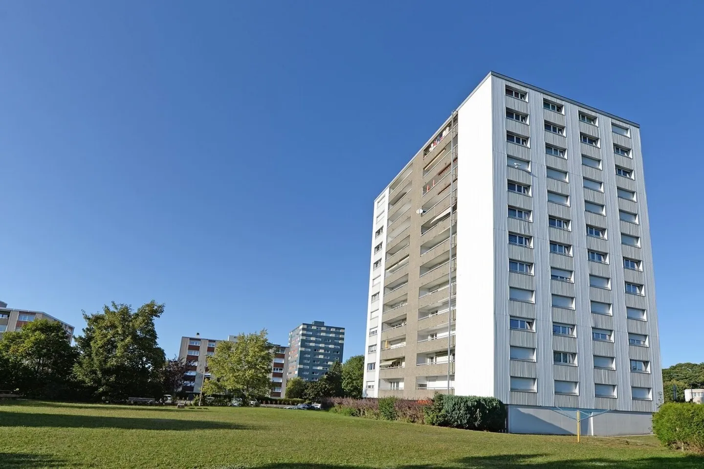 «Sulle alture di La Chaux-de-Fonds, questo appartamento di 4.5 stanze ti aspetta!» - Foto 1 di 9