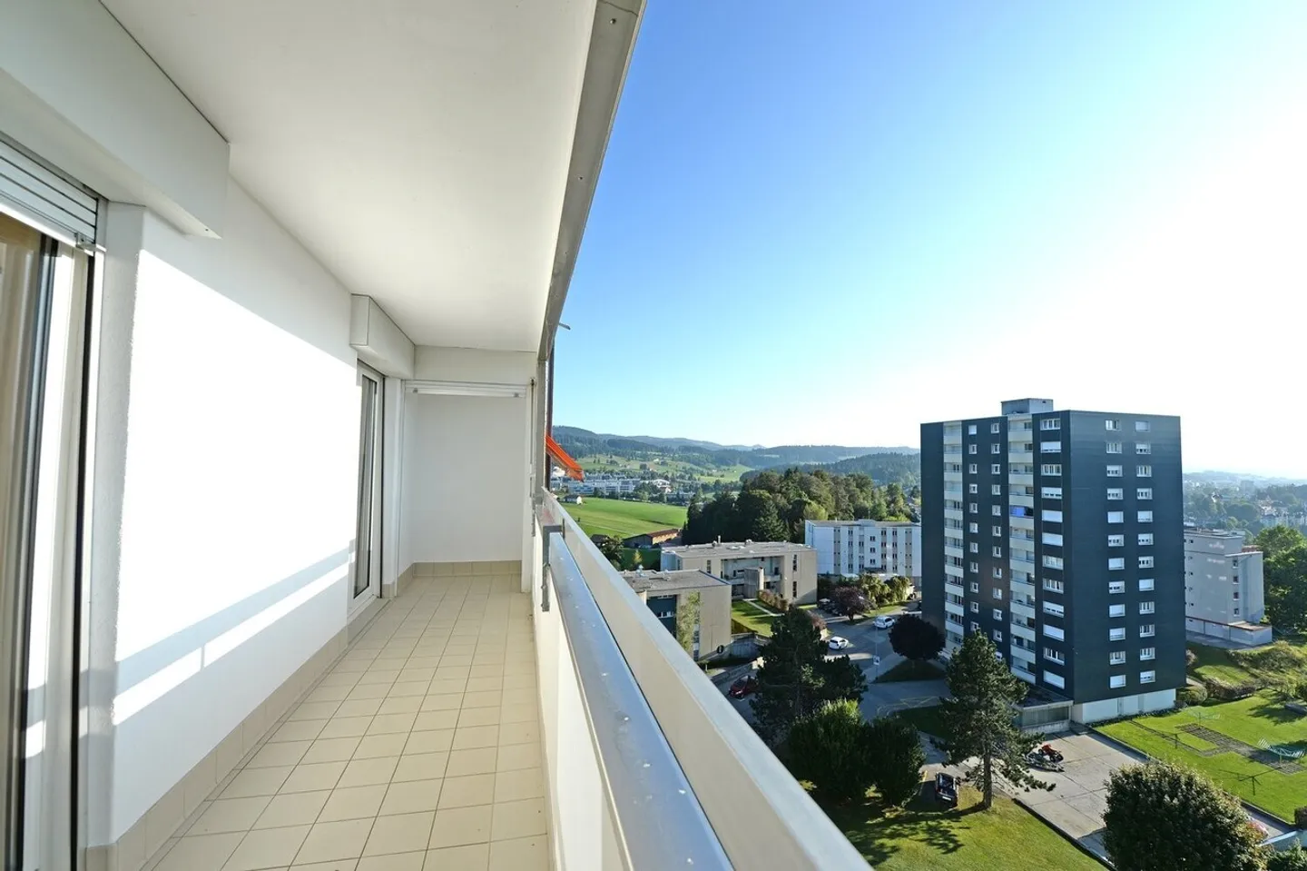 «Sulle alture di La Chaux-de-Fonds, questo appartamento di 4.5 stanze ti aspetta!» - Foto 8 di 9