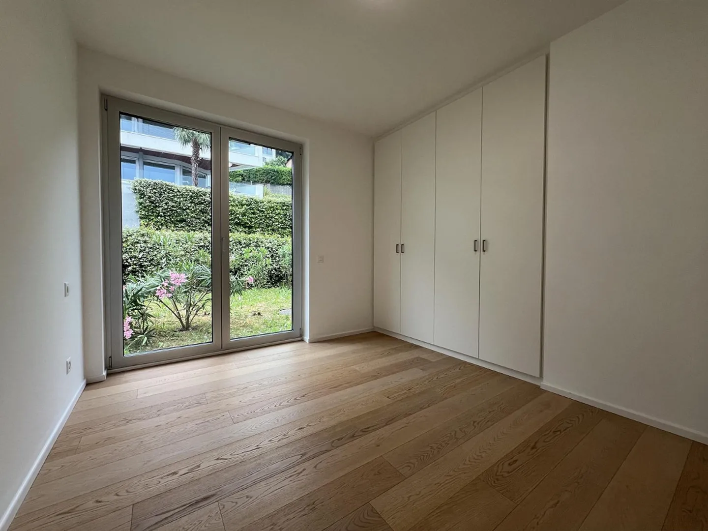 UN VERO AFFARE !!! APPARTAMENTO 4.5 LOCALI SOLEGGIATO CON VISTA LAG... - Foto 7 di 13