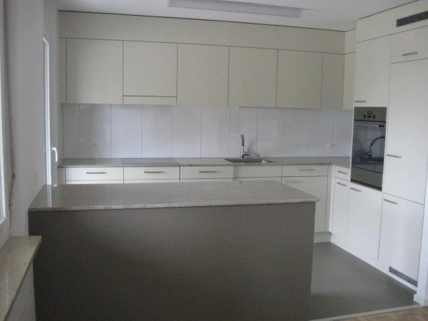 Geräumige, helle Dach-Wohnung - Foto 5 von 7