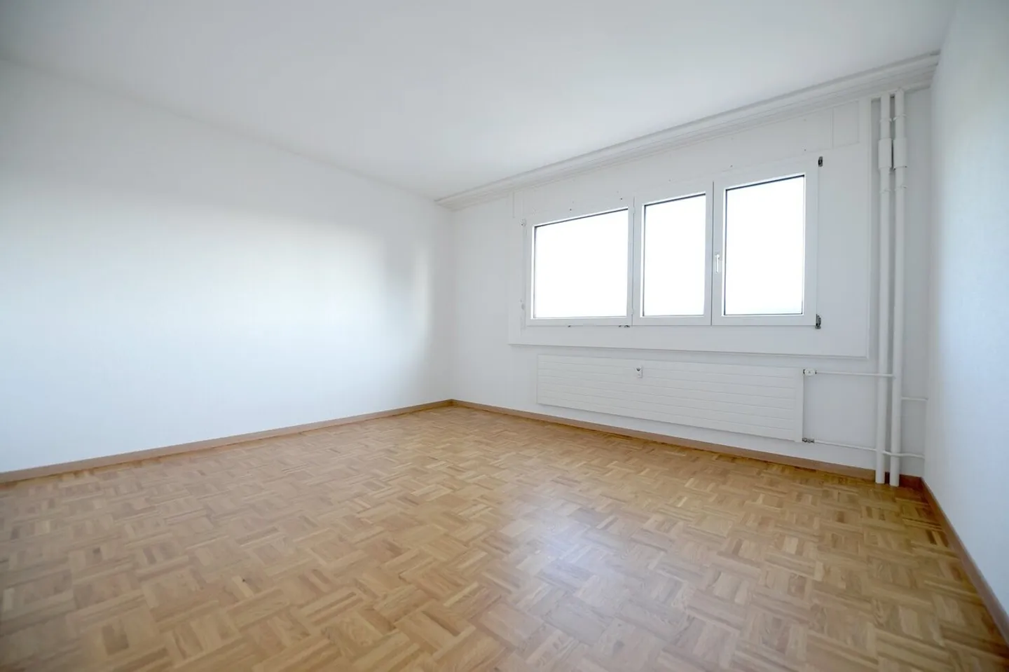 «Sulle alture di La Chaux-de-Fonds, questo appartamento di 4.5 stanze ti aspetta!» - Foto 6 di 9