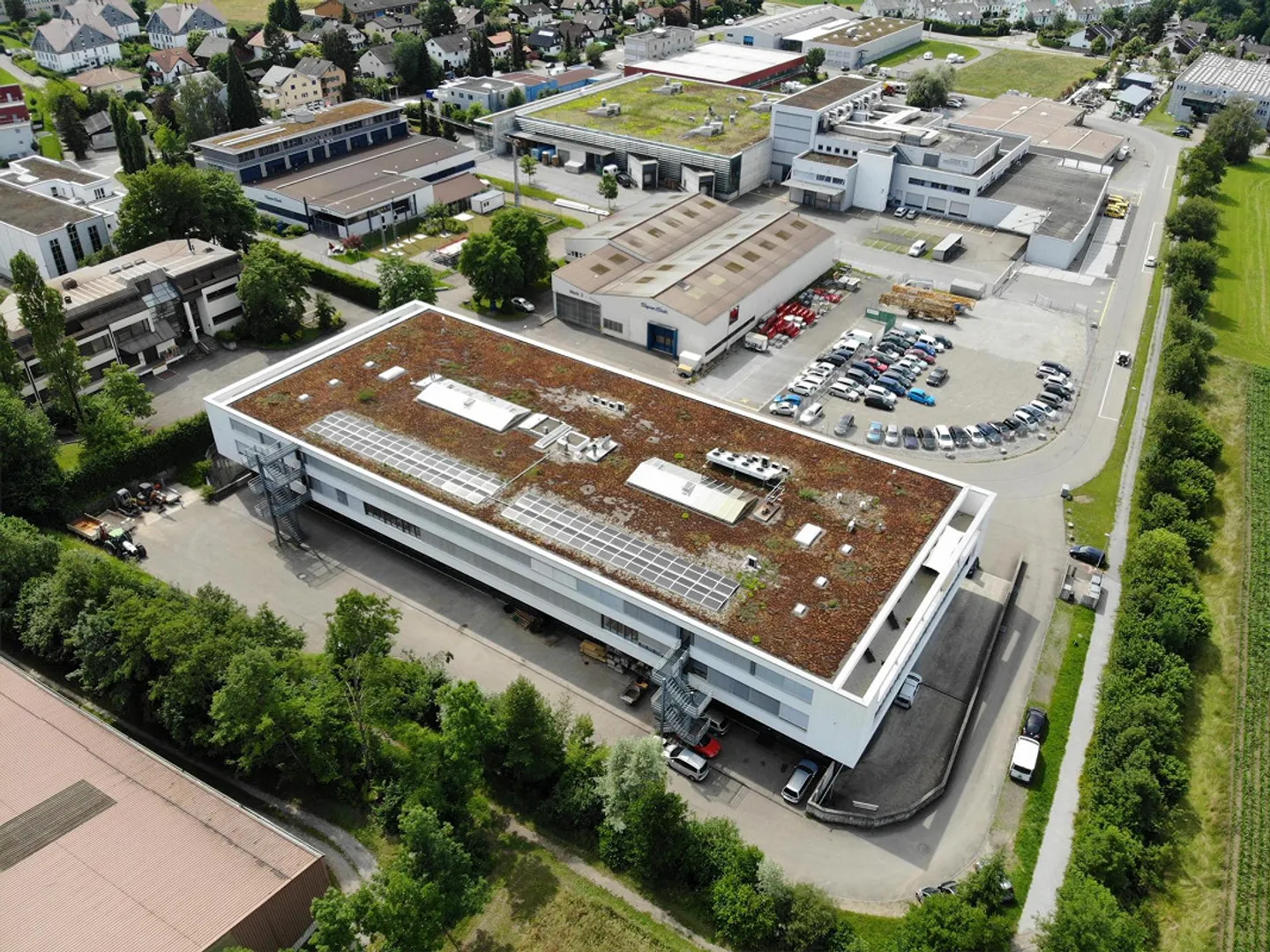 Espace commercial/de stockage polyvalent dans la zone industrielle d'Oetwil am See - Photo 7 sur 7