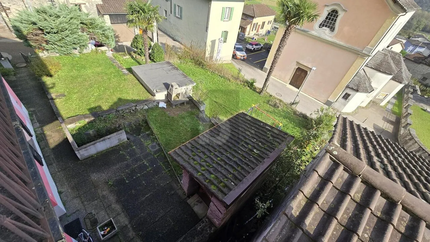 Maison familiale spacieuse à Gnosca - Photo 3 sur 6