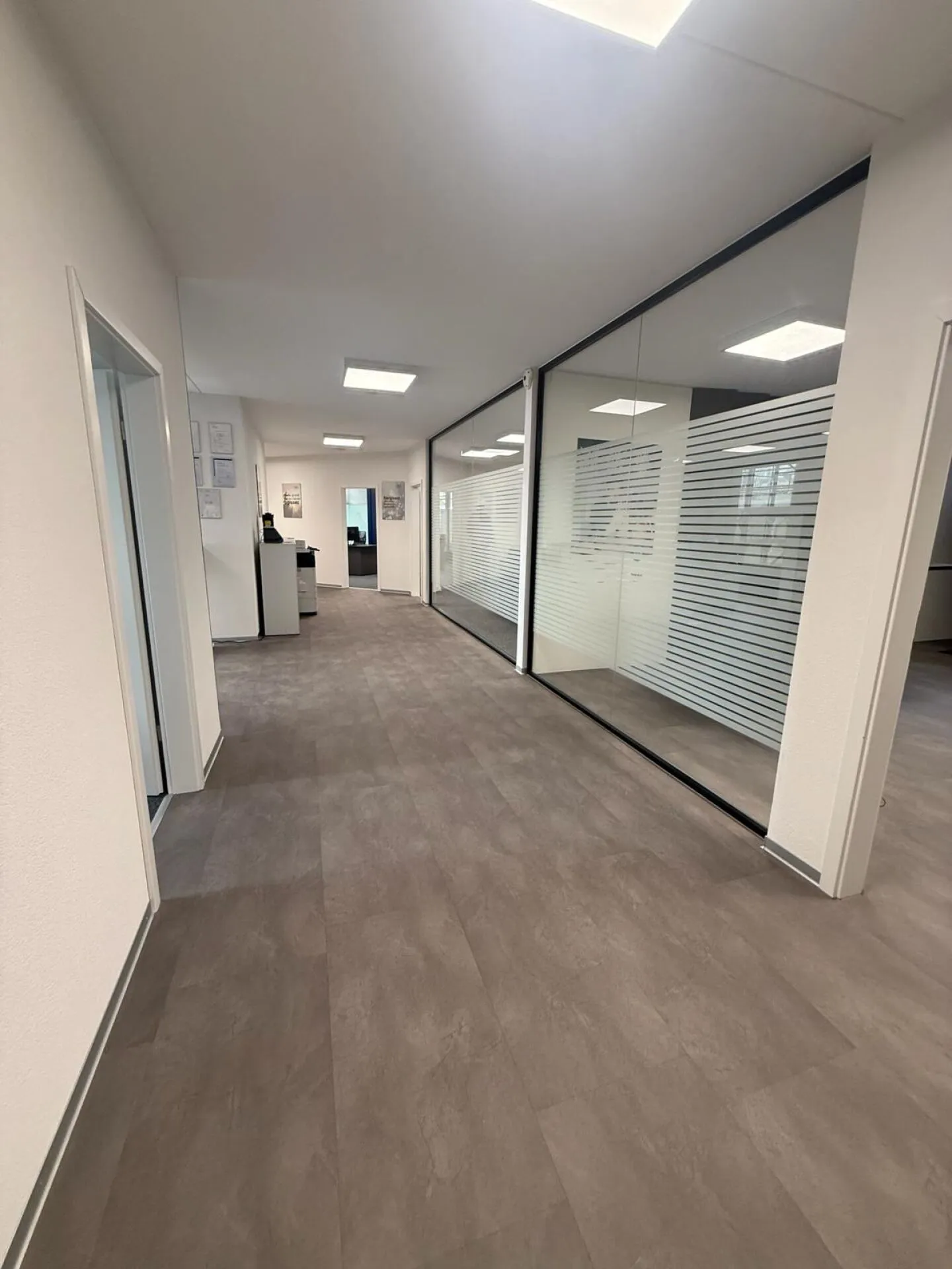 Magnifici uffici di 231m2 nel cuore di Friburgo - Foto 2 di 10