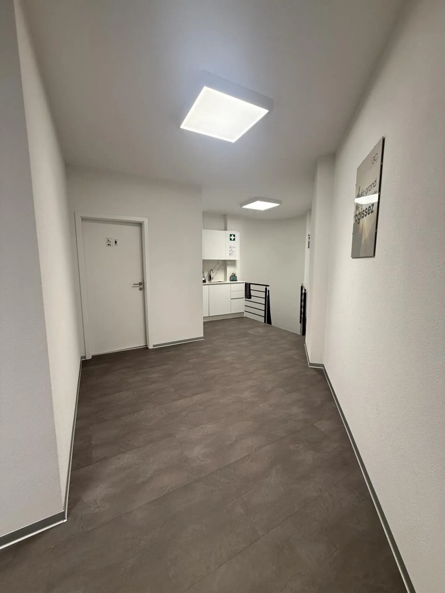 Magnifici uffici di 231m2 nel cuore di Friburgo - Foto 3 di 10