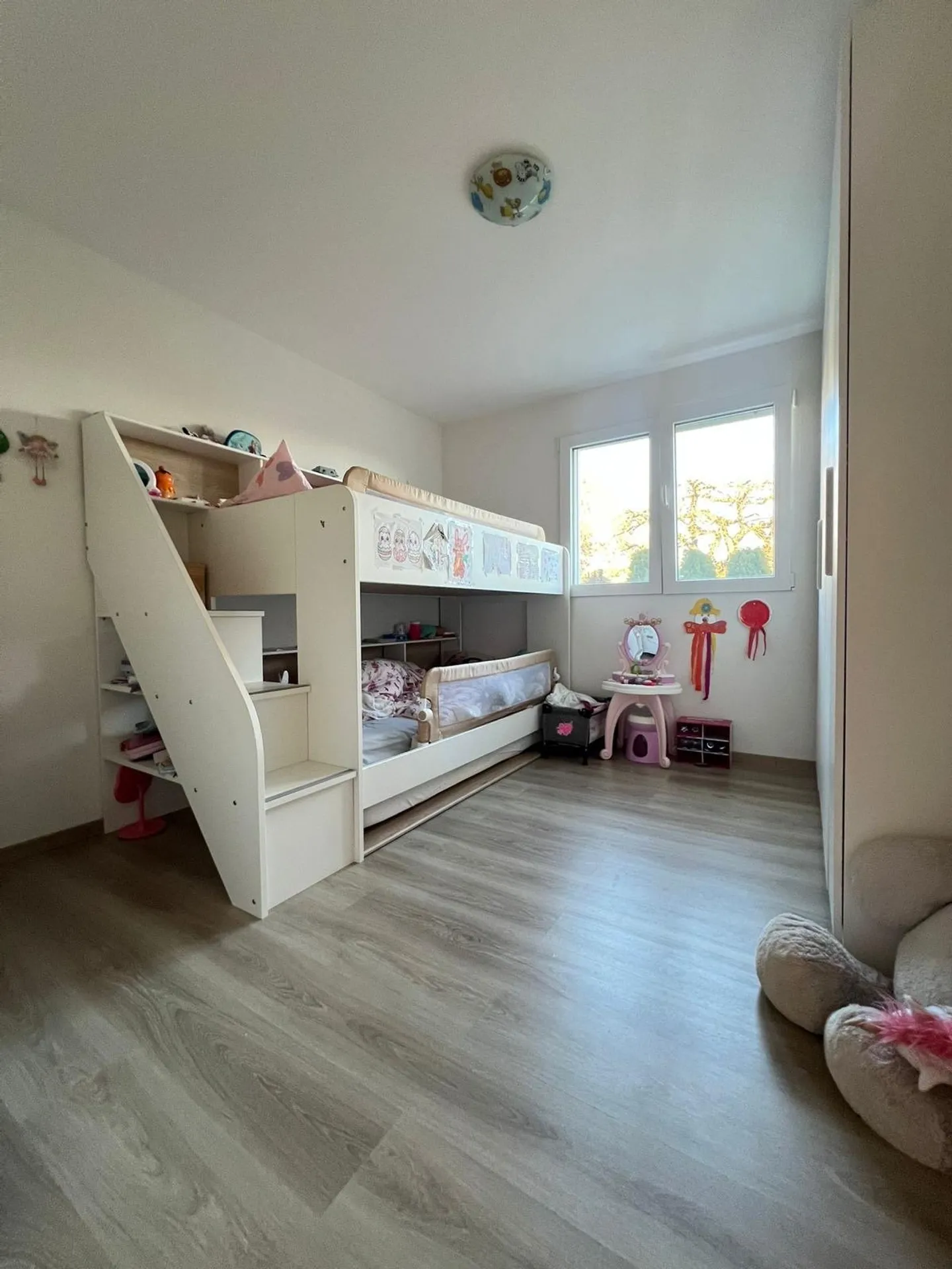 Magnifique maison lumineuse de 4.5 pièces de 106 m² avec terrasse et jardin clôturé - Montet (Glâne) - Photo 8 sur 12