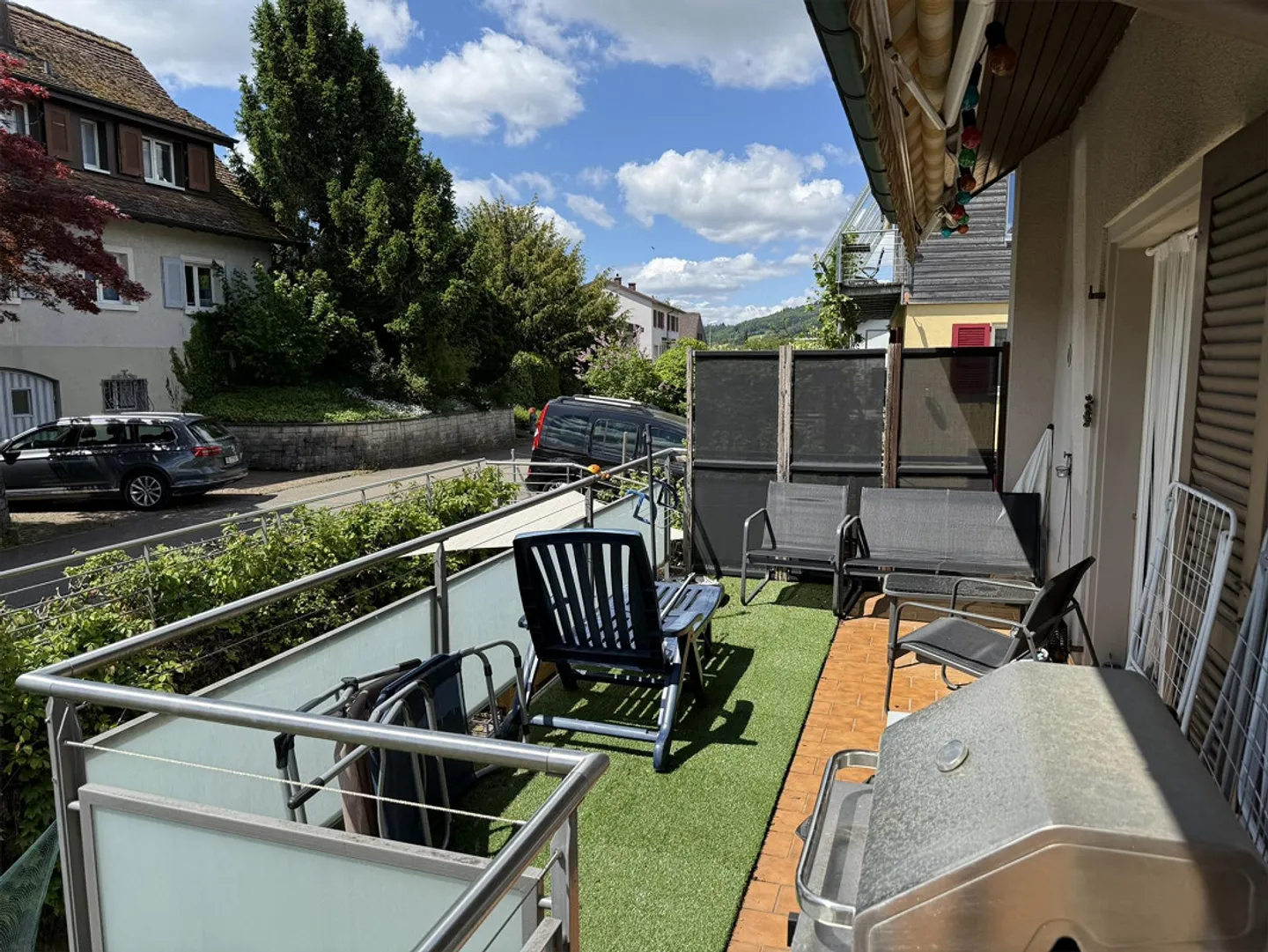 Appartement 4.5 pièces avec chambre mansardée supplémentaire, dans un emplacement très calme - Photo 2 sur 27