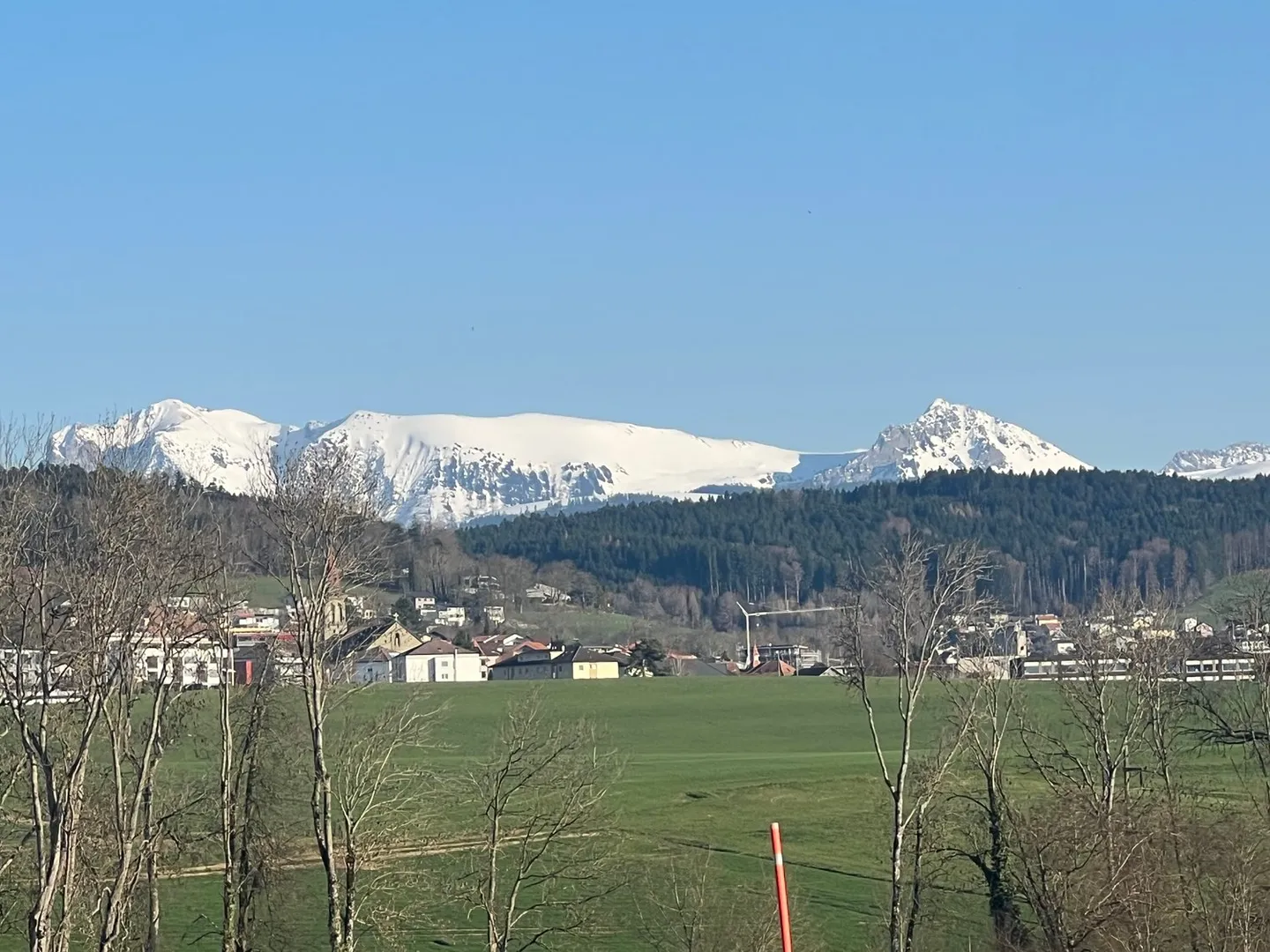Magnifique maison lumineuse de 4.5 pièces de 106 m² avec terrasse et jardin clôturé - Montet (Glâne) - Photo 12 sur 12