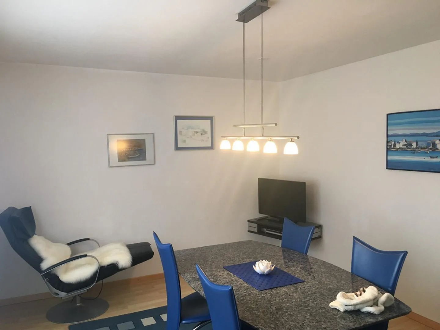 Appartement 4.5 pièces avec chambre mansardée supplémentaire, dans un emplacement très calme - Photo 8 sur 27