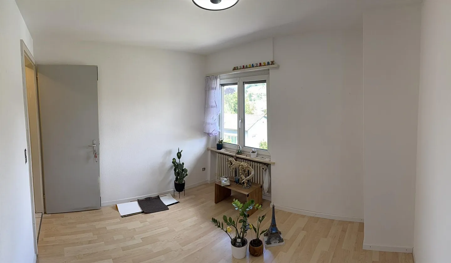 Appartement 4.5 pièces avec chambre mansardée supplémentaire, dans un emplacement très calme - Photo 10 sur 27