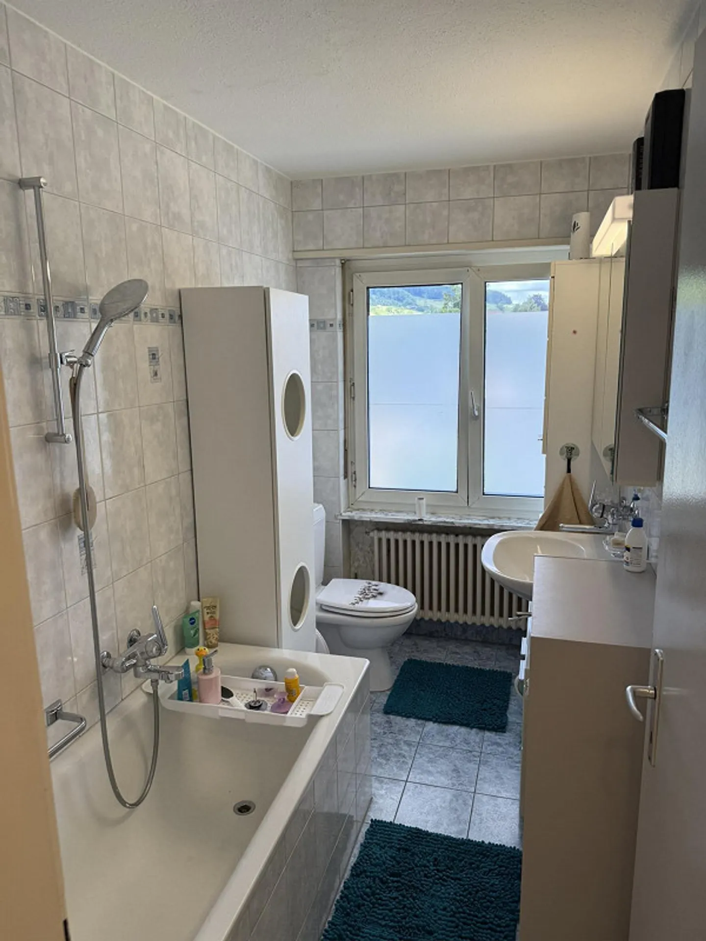 Appartement 4.5 pièces avec chambre mansardée supplémentaire, dans un emplacement très calme - Photo 17 sur 27