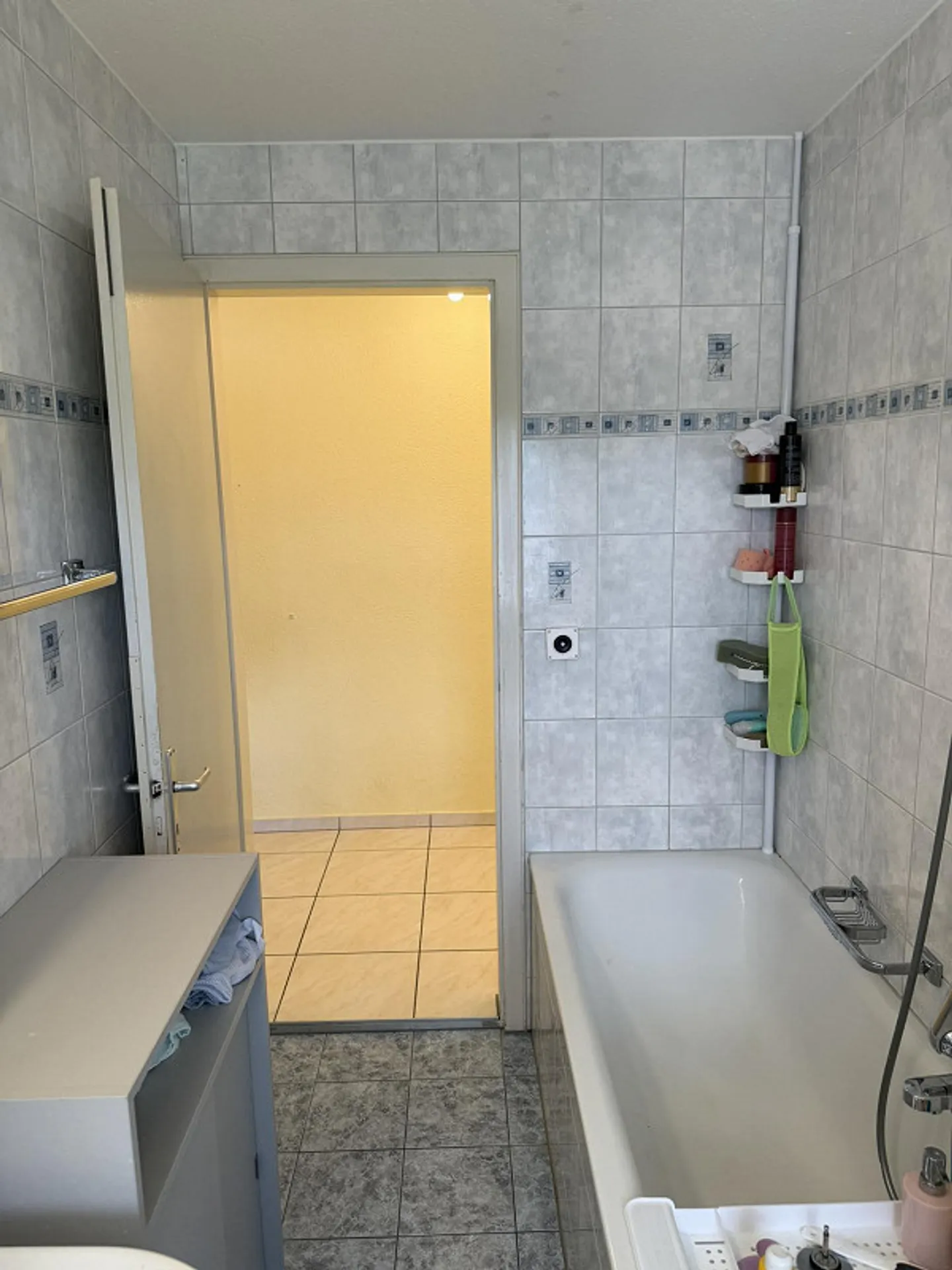 Appartement 4.5 pièces avec chambre mansardée supplémentaire, dans un emplacement très calme - Photo 18 sur 27