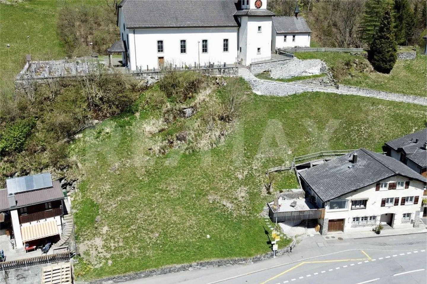 Unbuilt Building Land 826 m² with Great Potential in Unterschächen UR - Photo 3 of 13