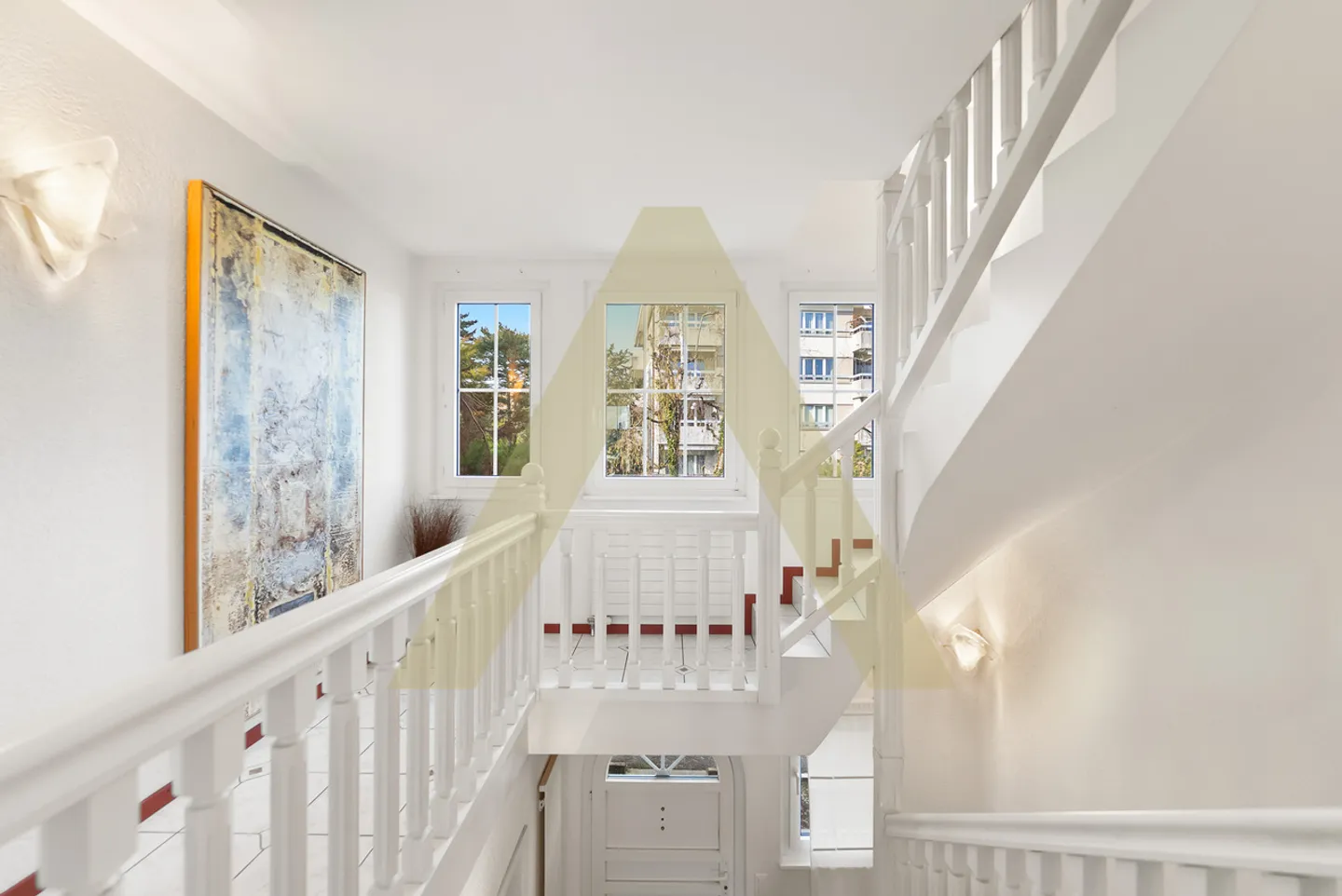 A villa with exceptional volumes, a stone's throw from the beach - Photo 10 of 15