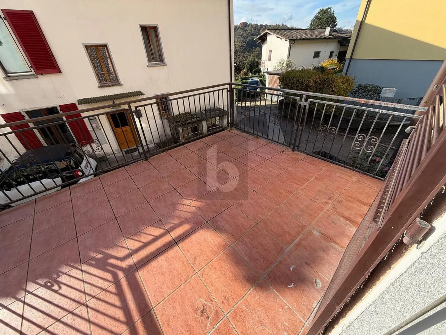 Casa familiare immersa nella natura - Foto 3 di 6