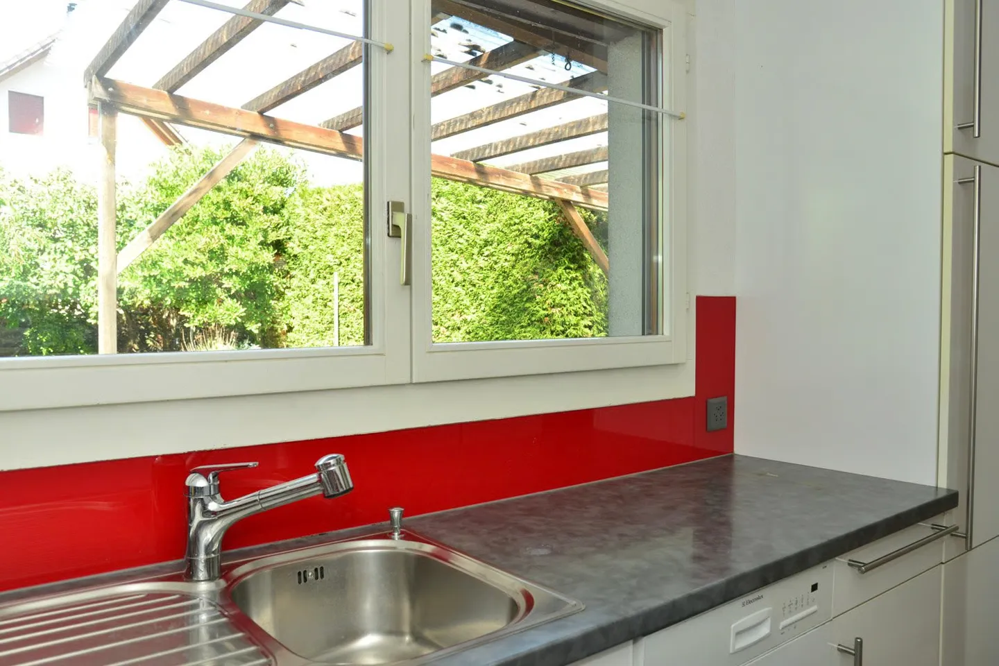 Ein Zuhause, das man nicht nur besichtigt – sondern sofort ins Herz schliesst. - Foto 6 di 13