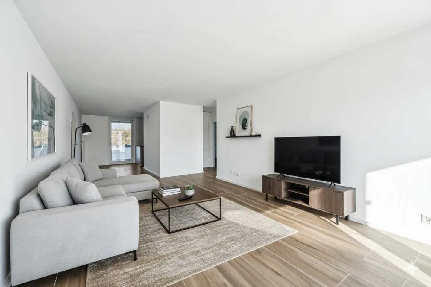 Freshly renovated & immediately available – Charming 3.5-room apartment - Photo 6 of 11