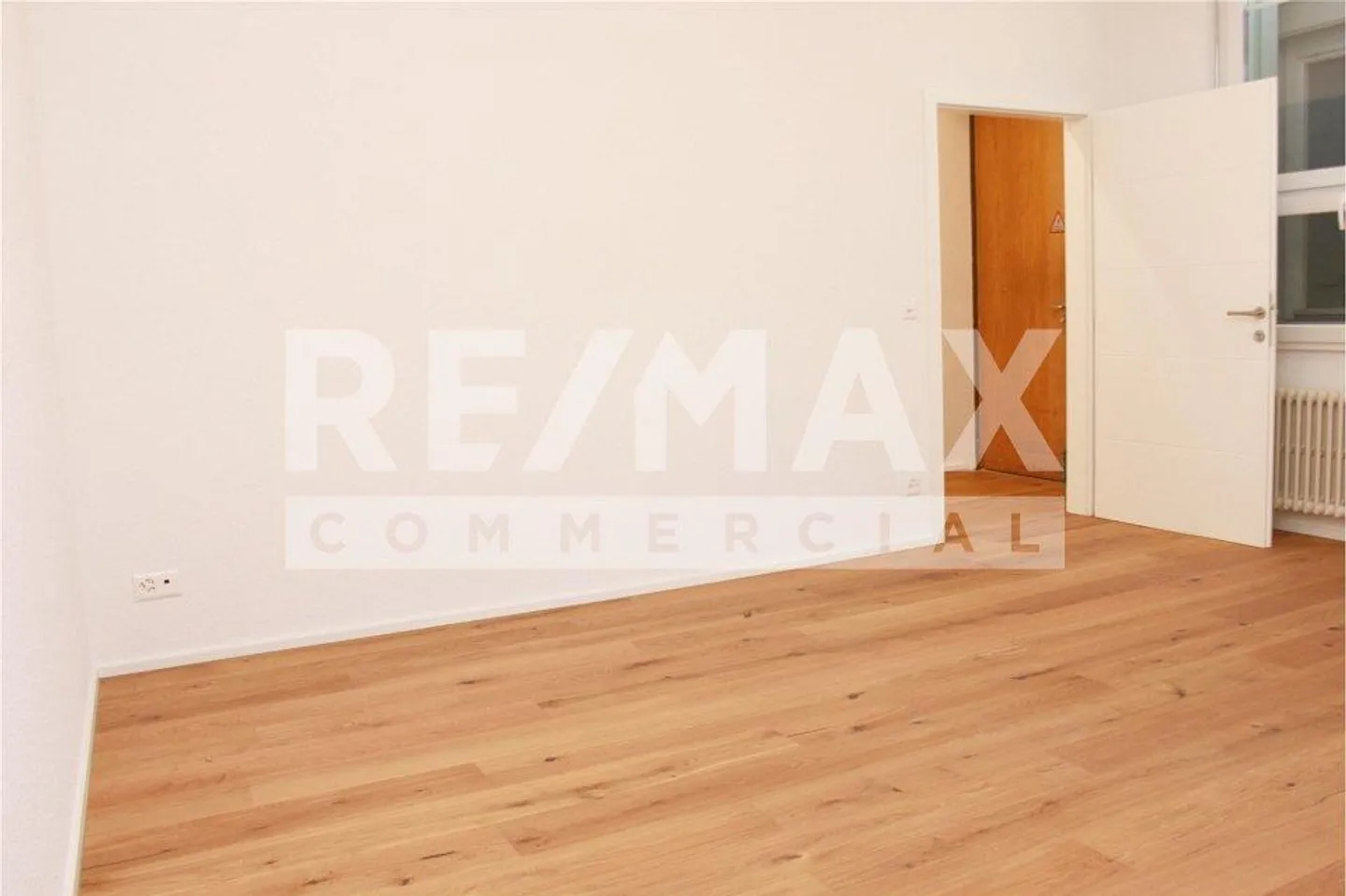 Proprietà commerciale recentemente ristrutturata - Foto 4 di 13