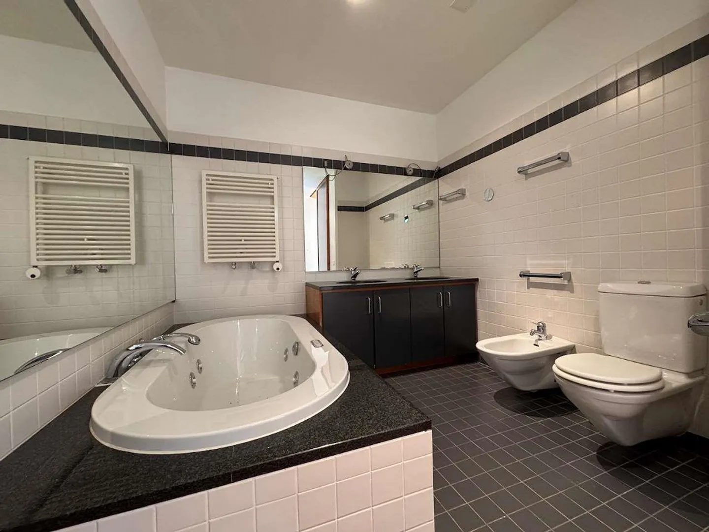 Besonderes Apartment mit Garten - Foto 9 von 13