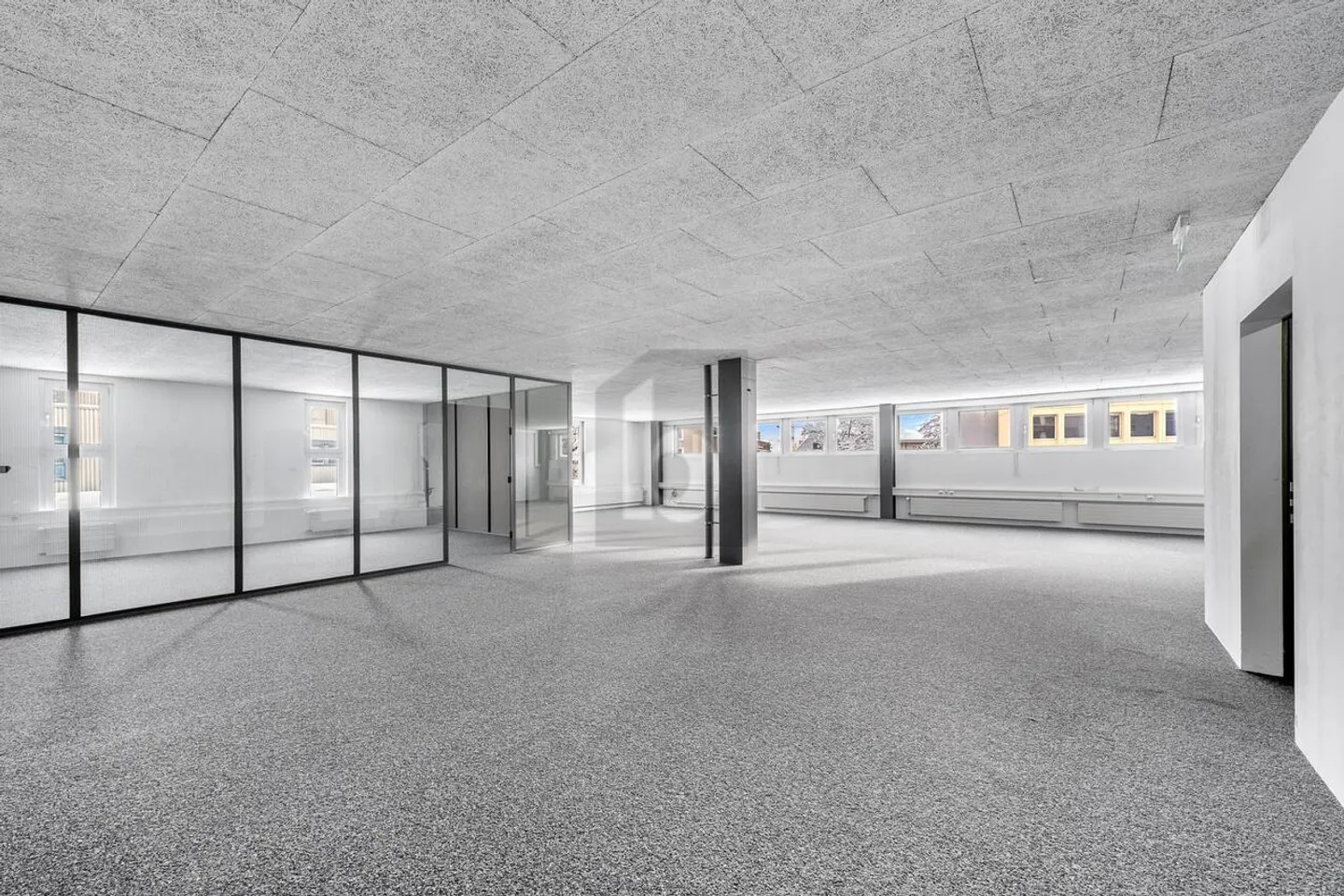 ESPACE ATTRACTIF DANS UN EMPLACEMENT CENTRAL - Photo 2 sur 5