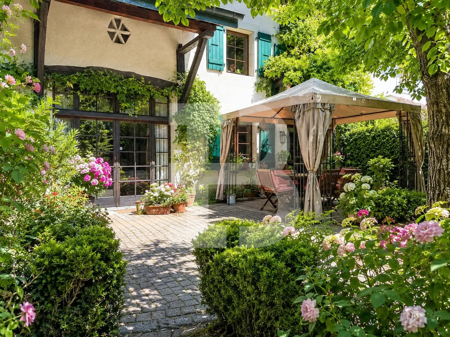Magnifica fattoria nel cuore del villaggio di Bernex - Foto 1 di 13