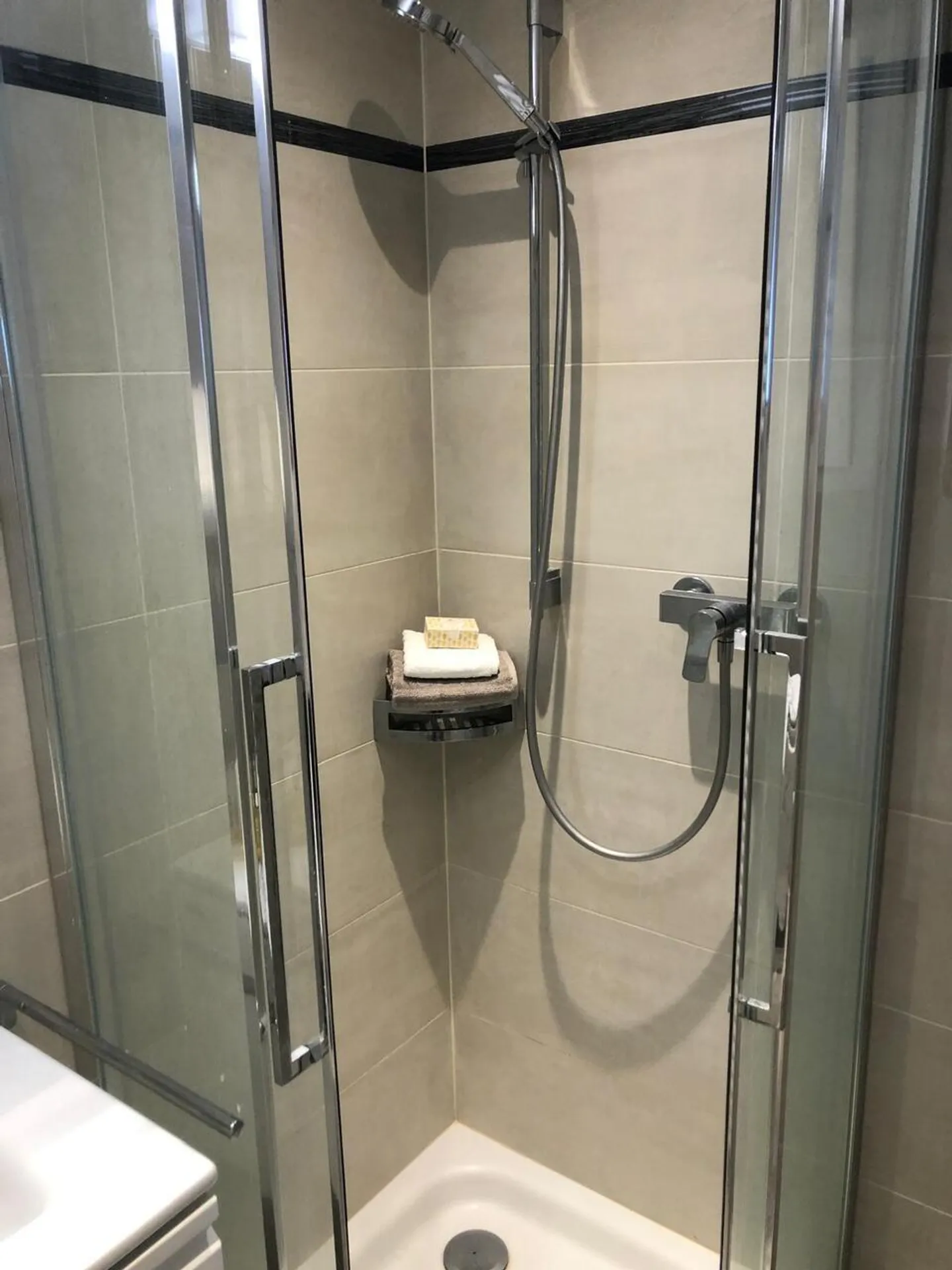 Charming Ticino house in a sunny location with a view in the Valle Maggia - Photo 13 of 14