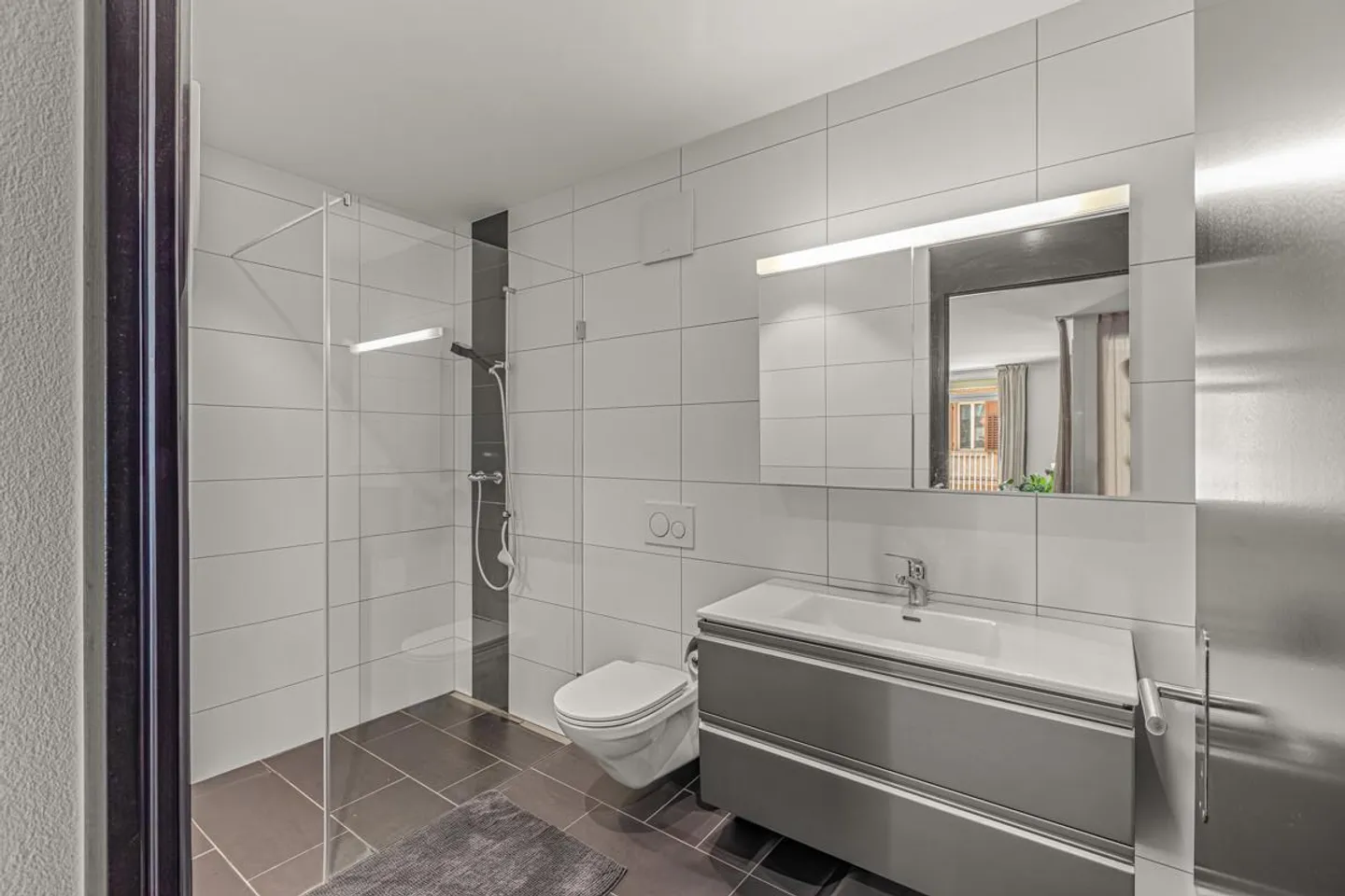 Studio elegante con finiture di alta qualità nel centro di Dietikon - Foto 7 di 11